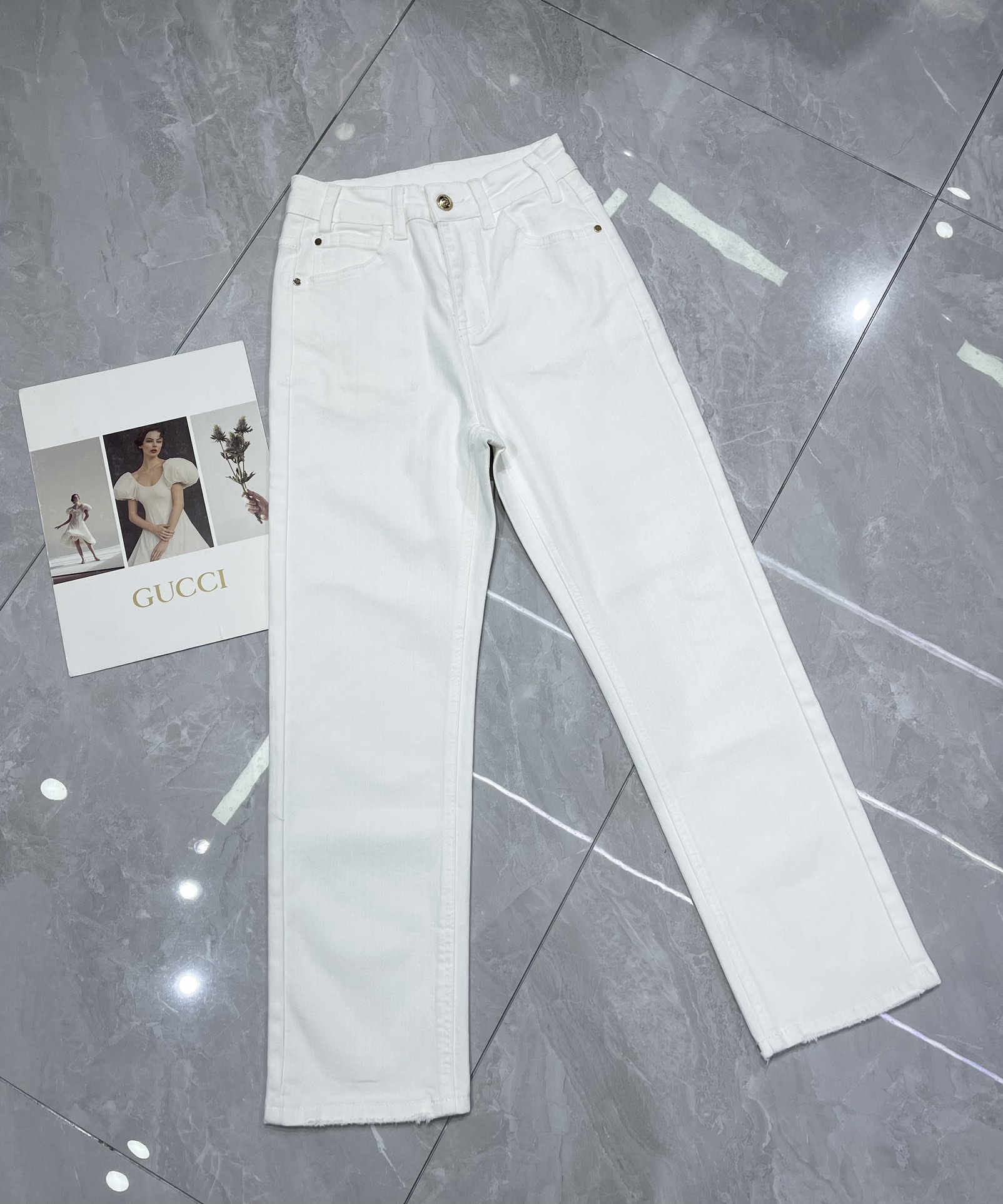 High-End Women’s Suit with Versatile New Pipe Pants: Quality Design and Inclusive Style - 图片 3