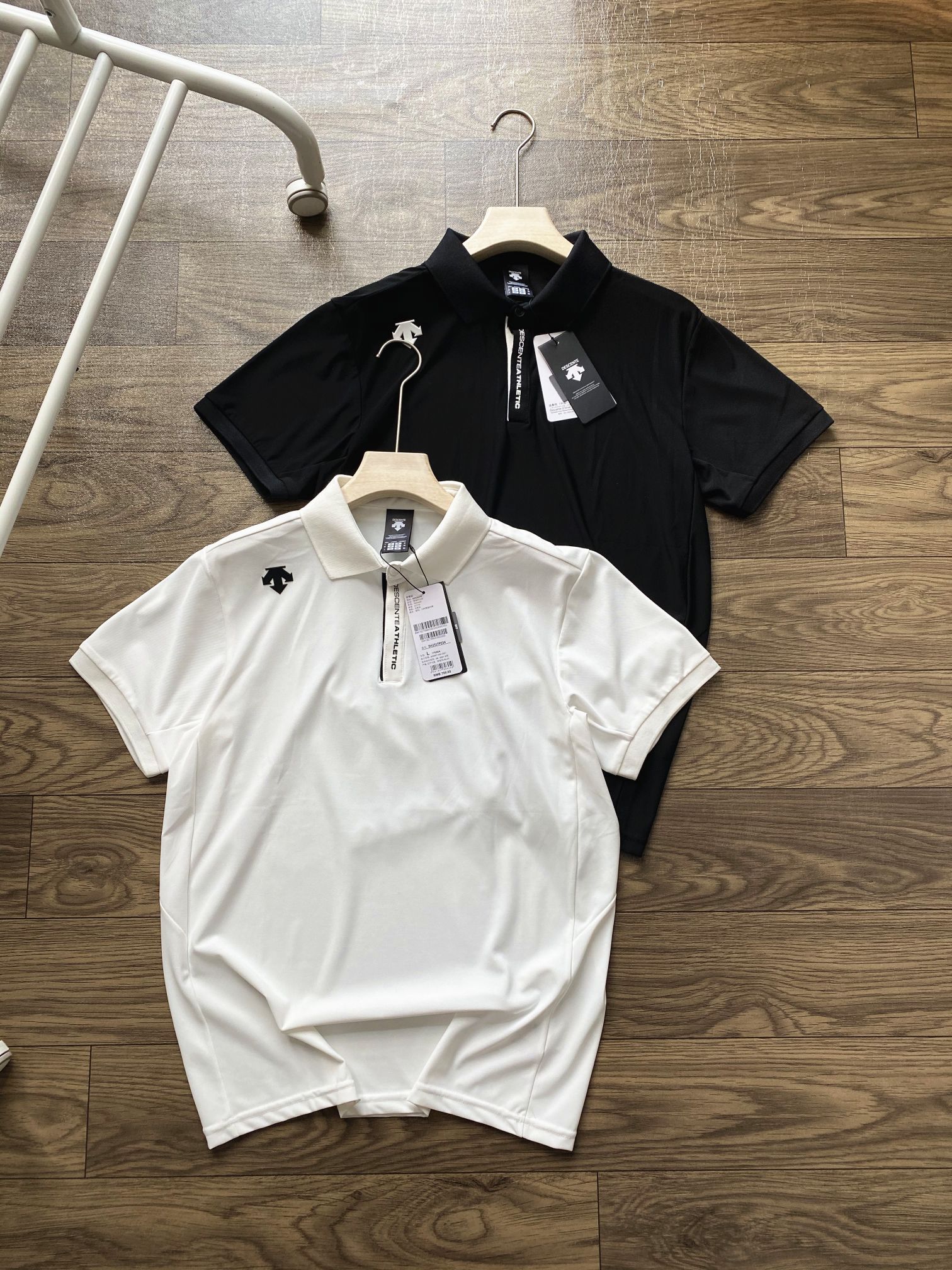 Descente Kleding Polo T-Shirt Zwart Wit Splijten Mannen Katoen Korte mouw