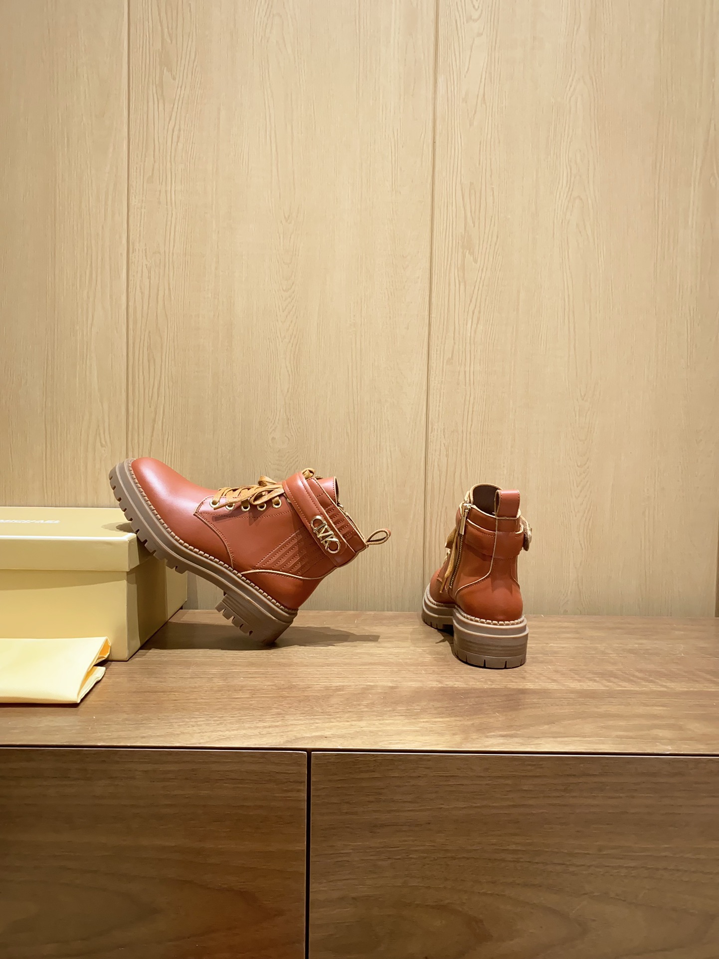 2024 Michael Kors Martin Boots: Cow Skin, Sheep Interior, Slide-Proof Base. - 图片 4