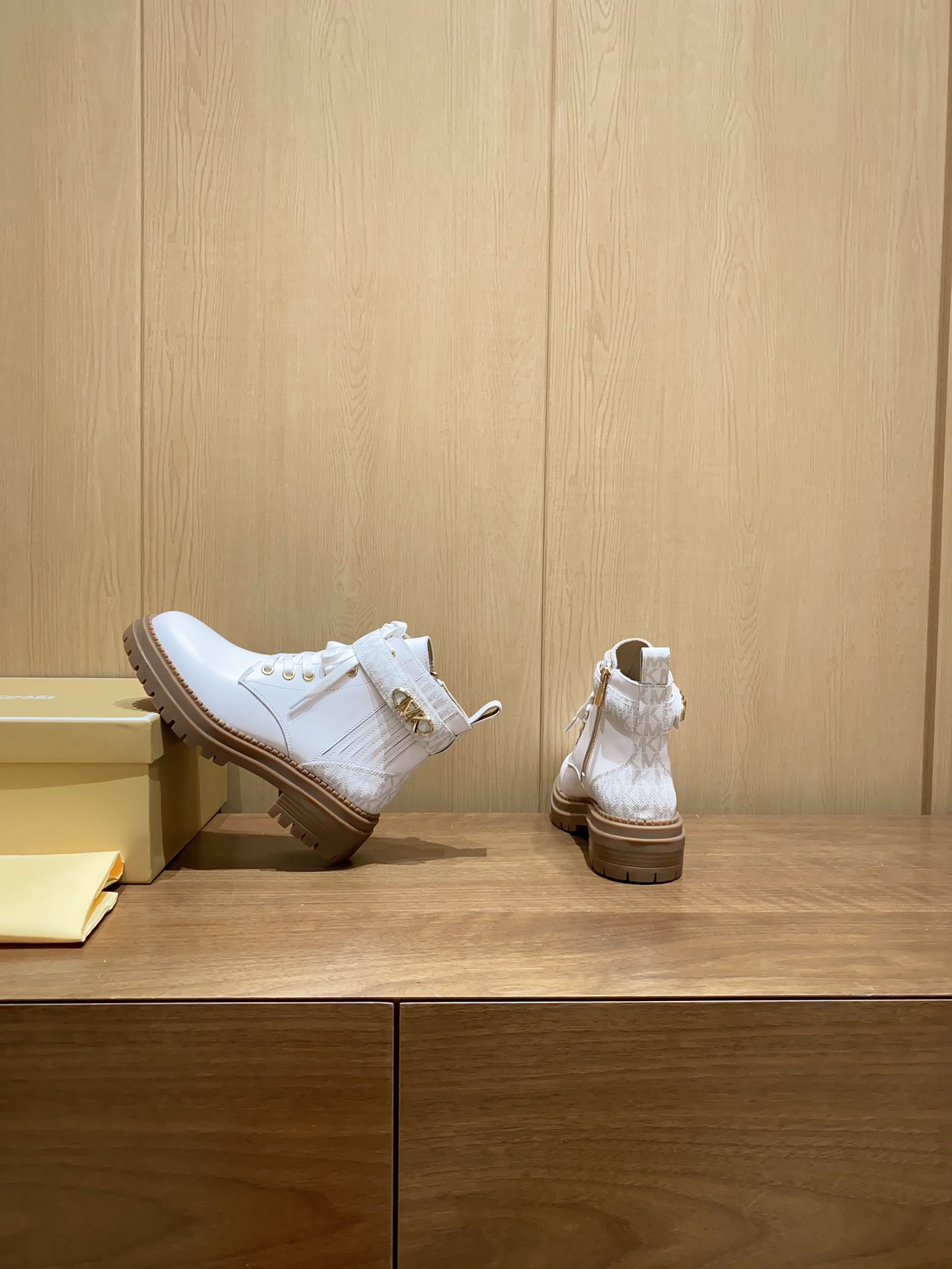 2024 Michael Kors Martin Boots: Cow Skin, Sheep Interior, Slide-Proof Base. - 图片 4