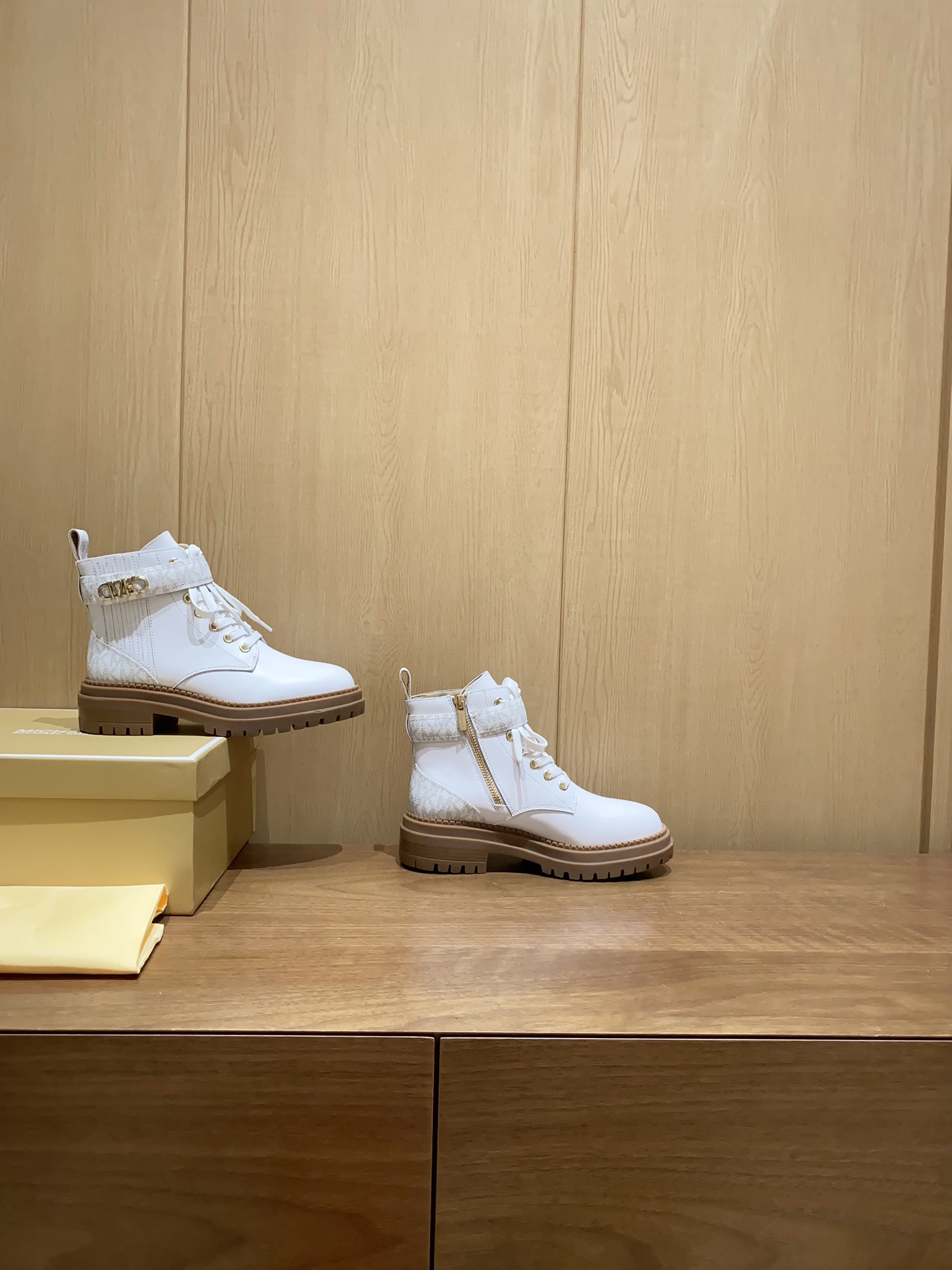 2024 Michael Kors Martin Boots: Cow Skin, Sheep Interior, Slide-Proof Base. - 图片 5