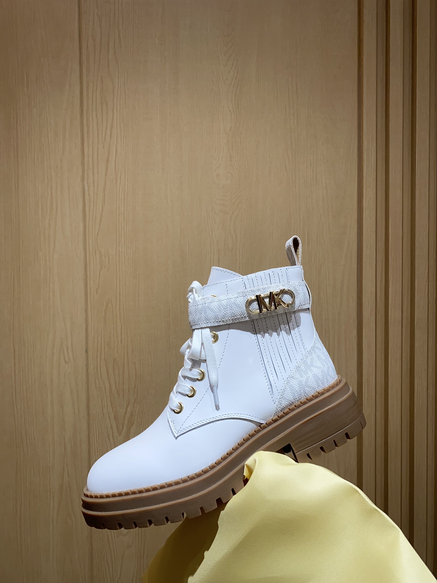 2024 Michael Kors Martin Boots: Cow Skin, Sheep Interior, Slide-Proof Base.