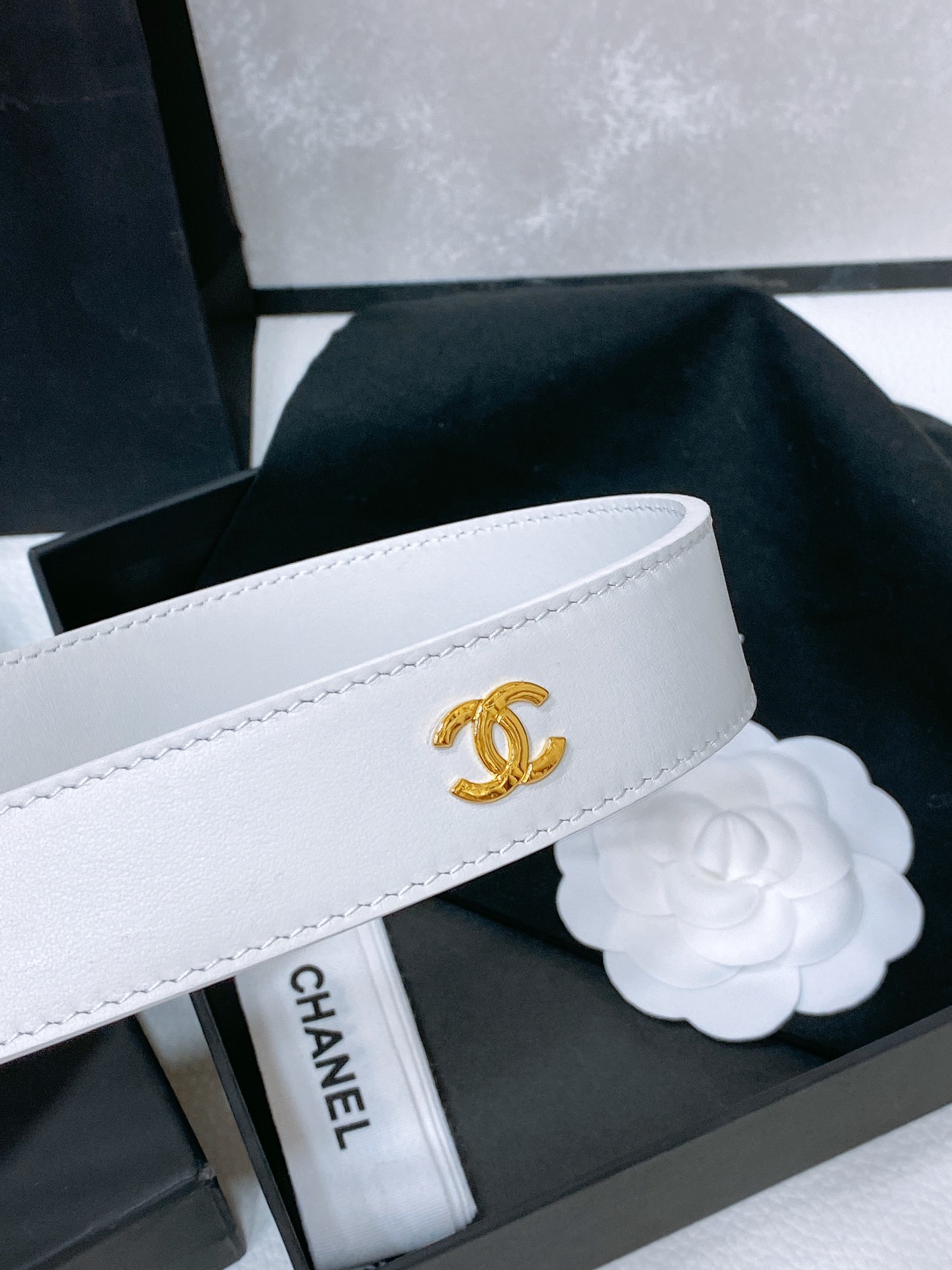 Chanel24c树脂水晶logo搭扣黄铜金属进口胎牛皮平纹带身饰有cc小logo手感柔软细腻3.0cm