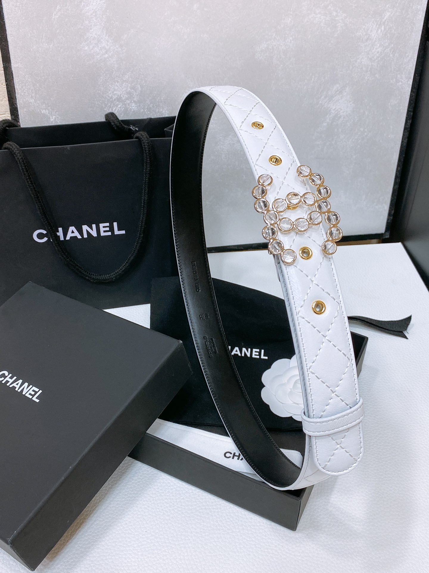 Chanel24c树脂水晶logo搭扣黄铜金属羊皮绣线菱格带身饰有cc小logo手感柔软细腻3.0cm