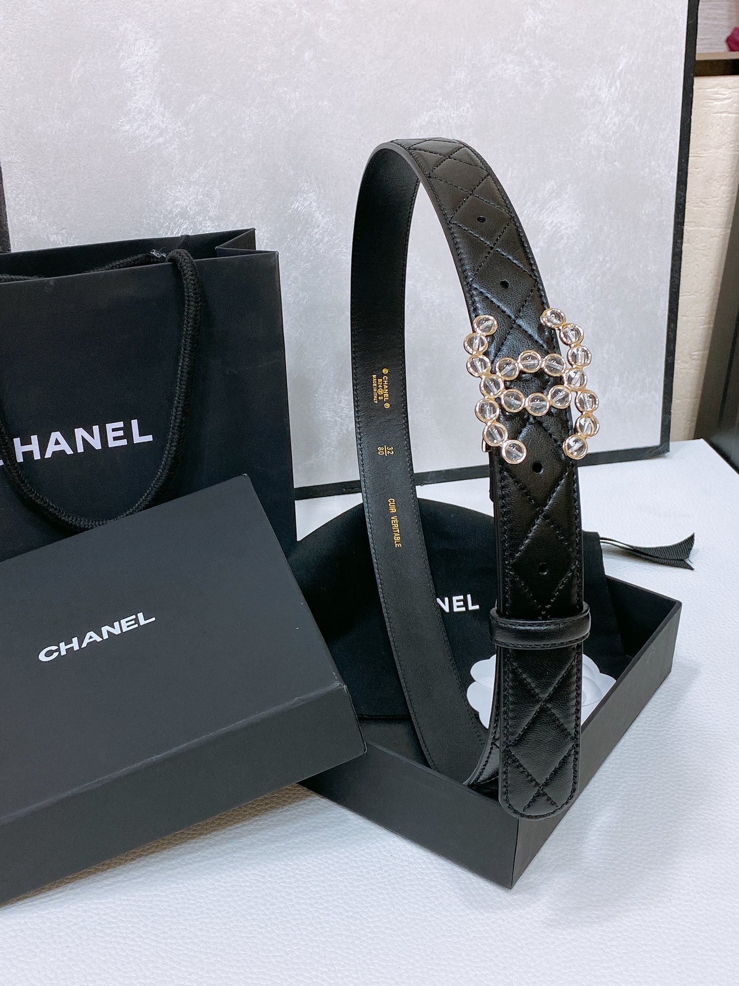 Chanel24c树脂水晶logo搭扣黄铜金属羊皮绣线菱格带身饰有cc小logo手感柔软细腻3.0cm