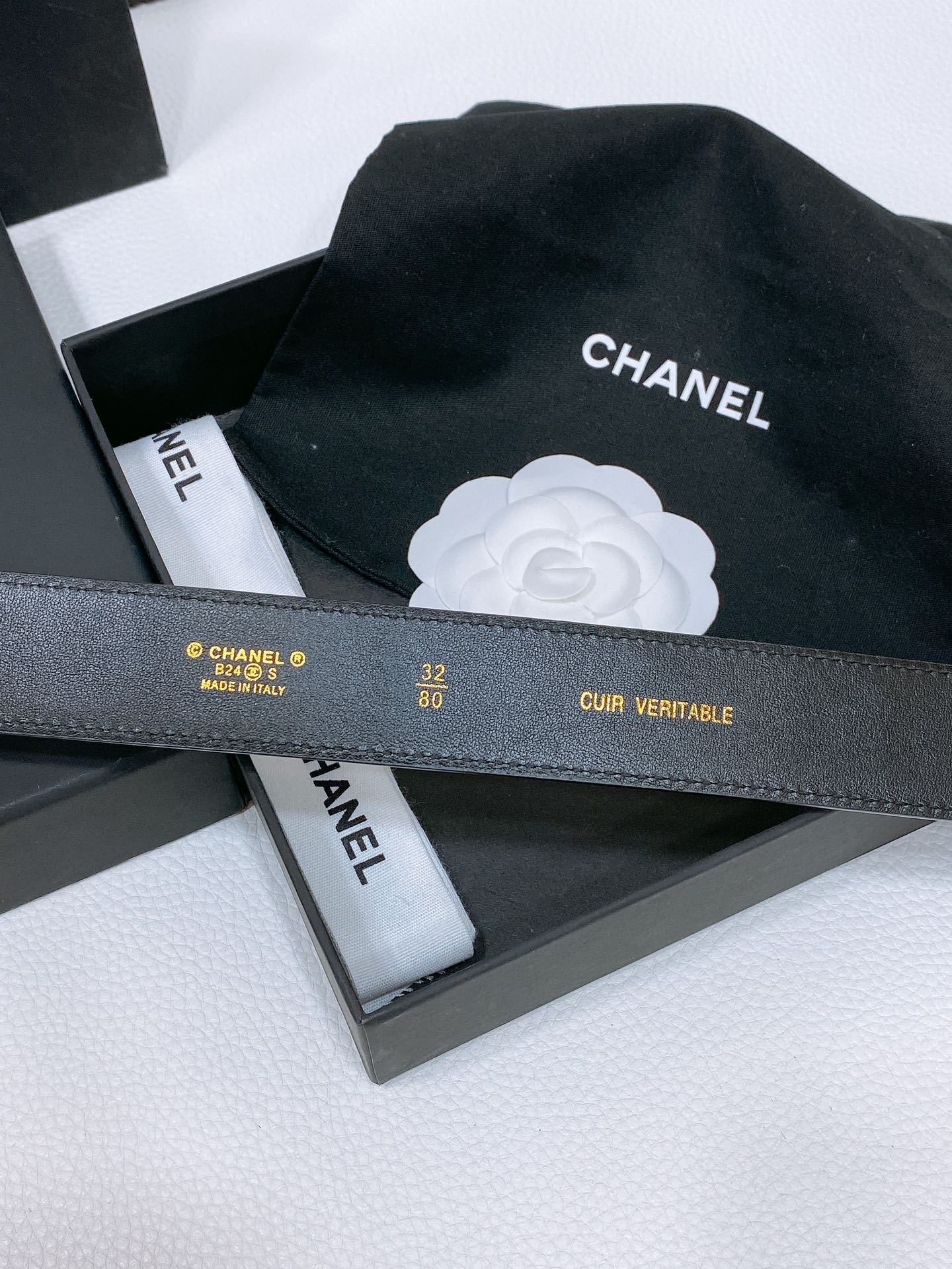 Chanel24c树脂水晶logo搭扣黄铜金属羊皮绣线菱格带身饰有cc小logo手感柔软细腻3.0cm