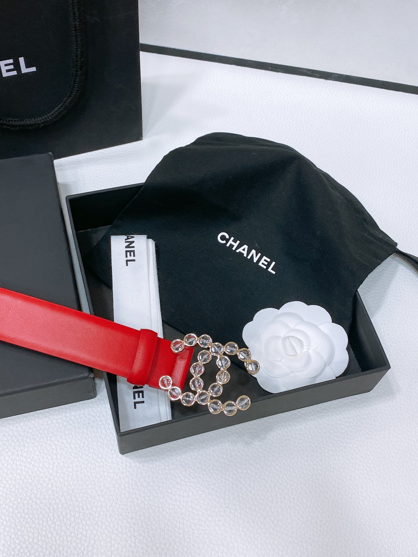 Chanel24c树脂水晶logo搭扣黄铜金属进口胎牛皮平纹带身饰有cc小logo手感柔软细腻3.0cm