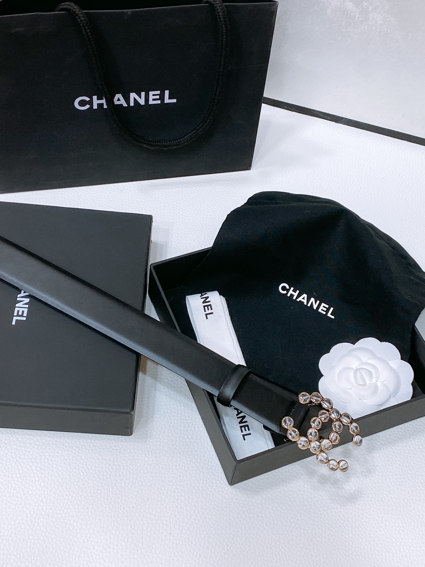 Chanel24c树脂水晶logo搭扣黄铜金属进口胎牛皮平纹带身饰有cc小logo手感柔软细腻3.0cm