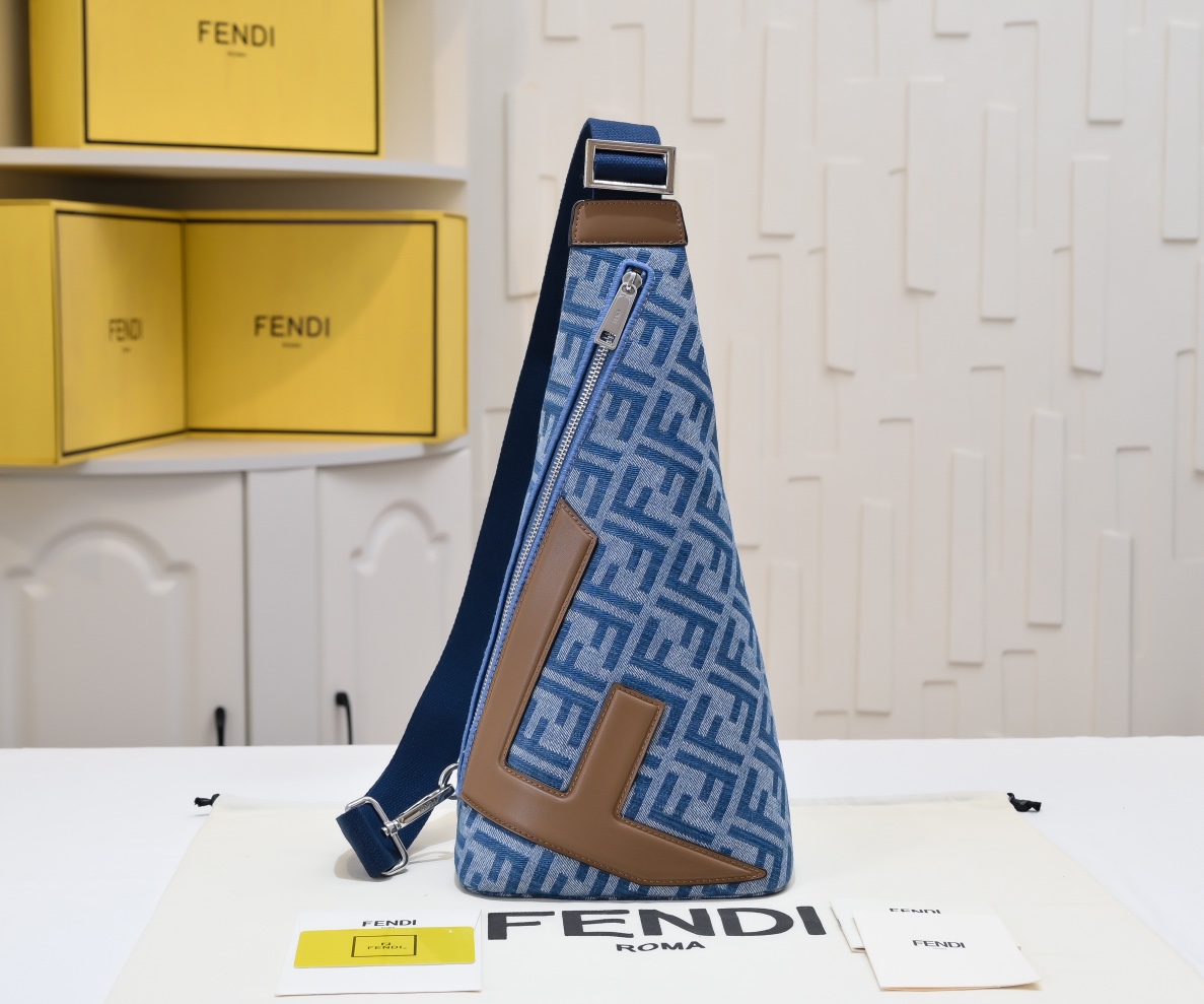 Fendi Sacs Ceintures & Bananes Sacs À Bandoulière & À Épaule Argent