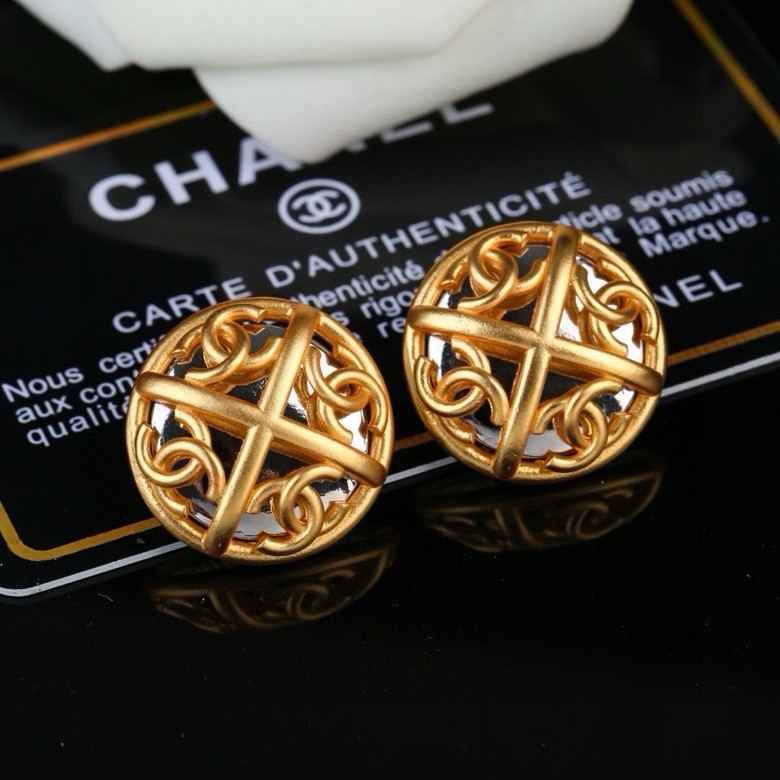 Chanel Fashion
 Jewelry Earring Yellow Vintage Gold Brass