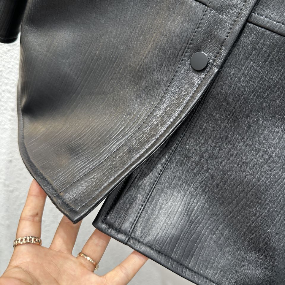 Stylish Women’s Lambskin Cloak by Maiso * Margiel 24 – Oversize Design, Soft and Delicate. - 图片 4