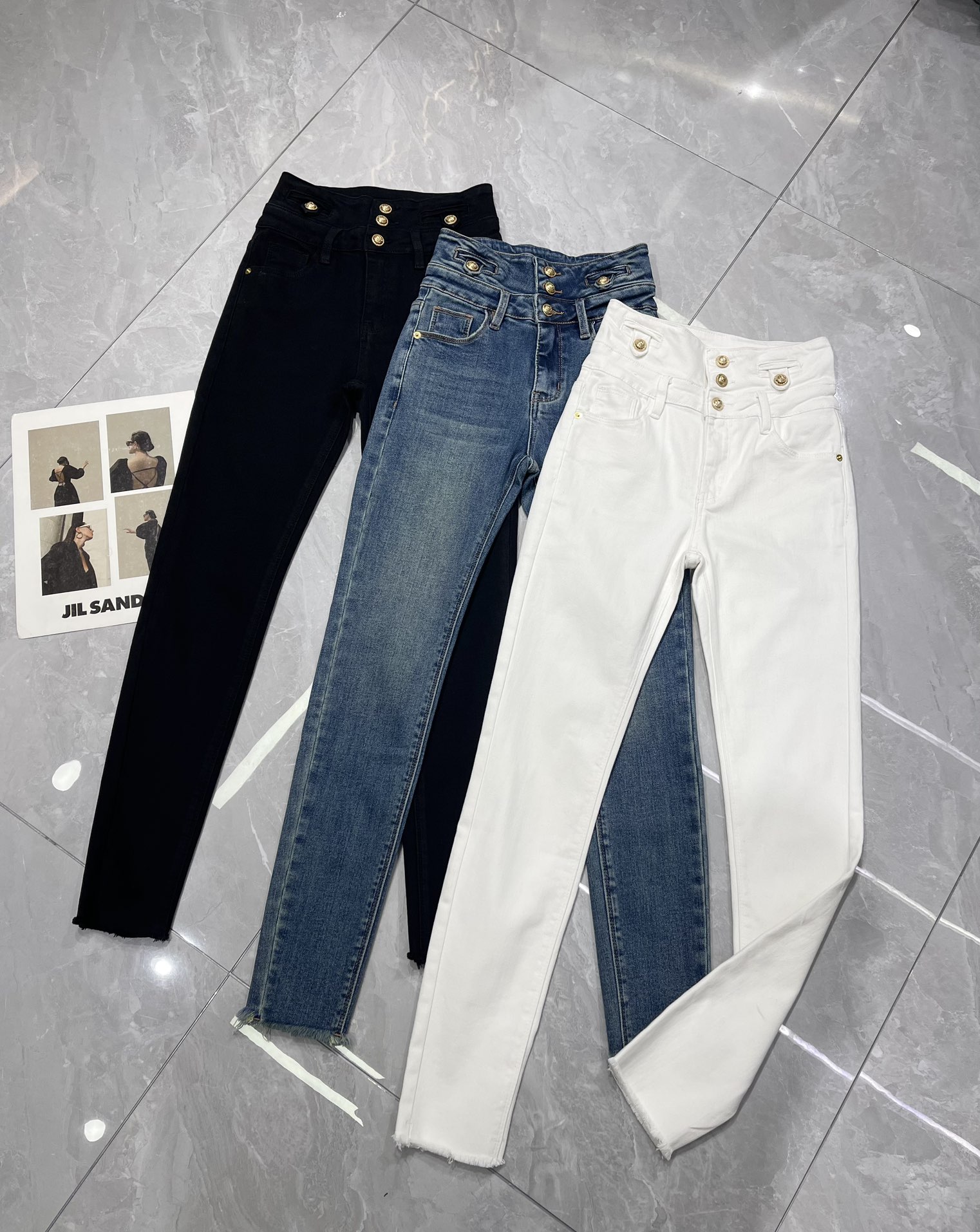 High-Quality Women’s Balmai* Clothes: High-Waist Button Shorts & Skinny Jeans in Blue, Black, White - 图片 1