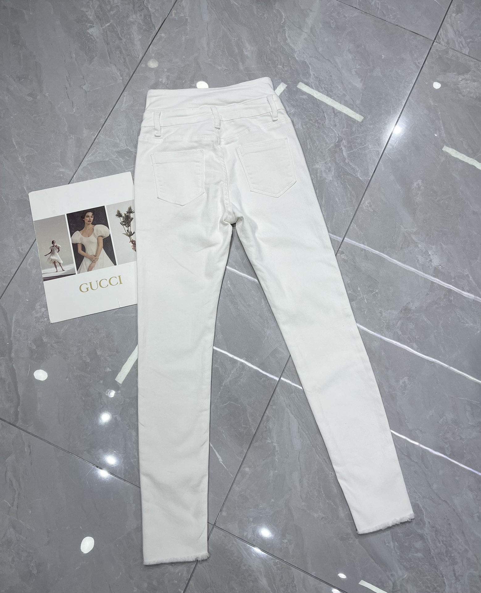 High-Quality Women’s Balmai* Clothes: High-Waist Button Shorts & Skinny Jeans in Blue, Black, White - 图片 7