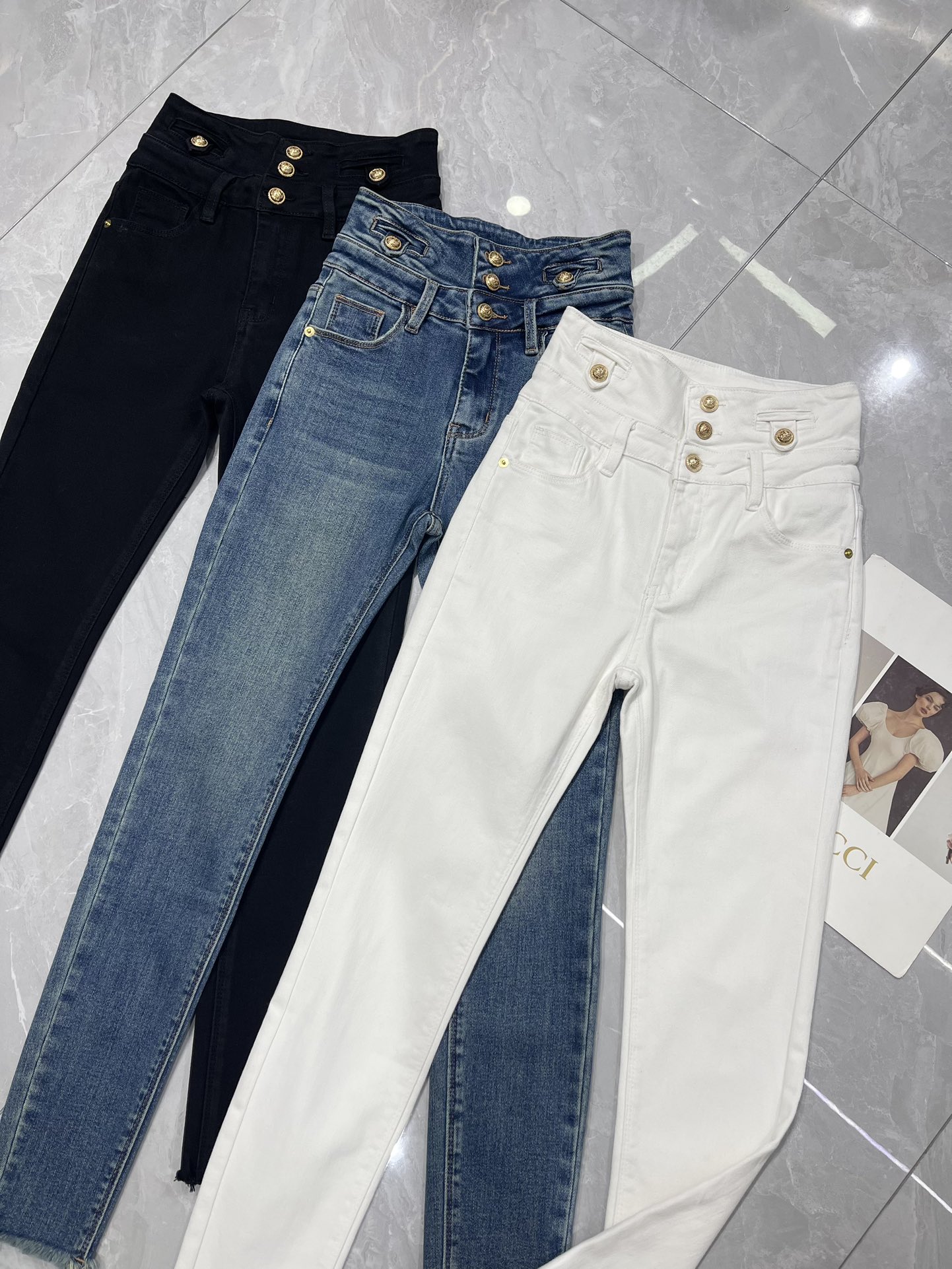 High-Quality Women’s Balmai* Clothes: High-Waist Button Shorts & Skinny Jeans in Blue, Black, White - 图片 2
