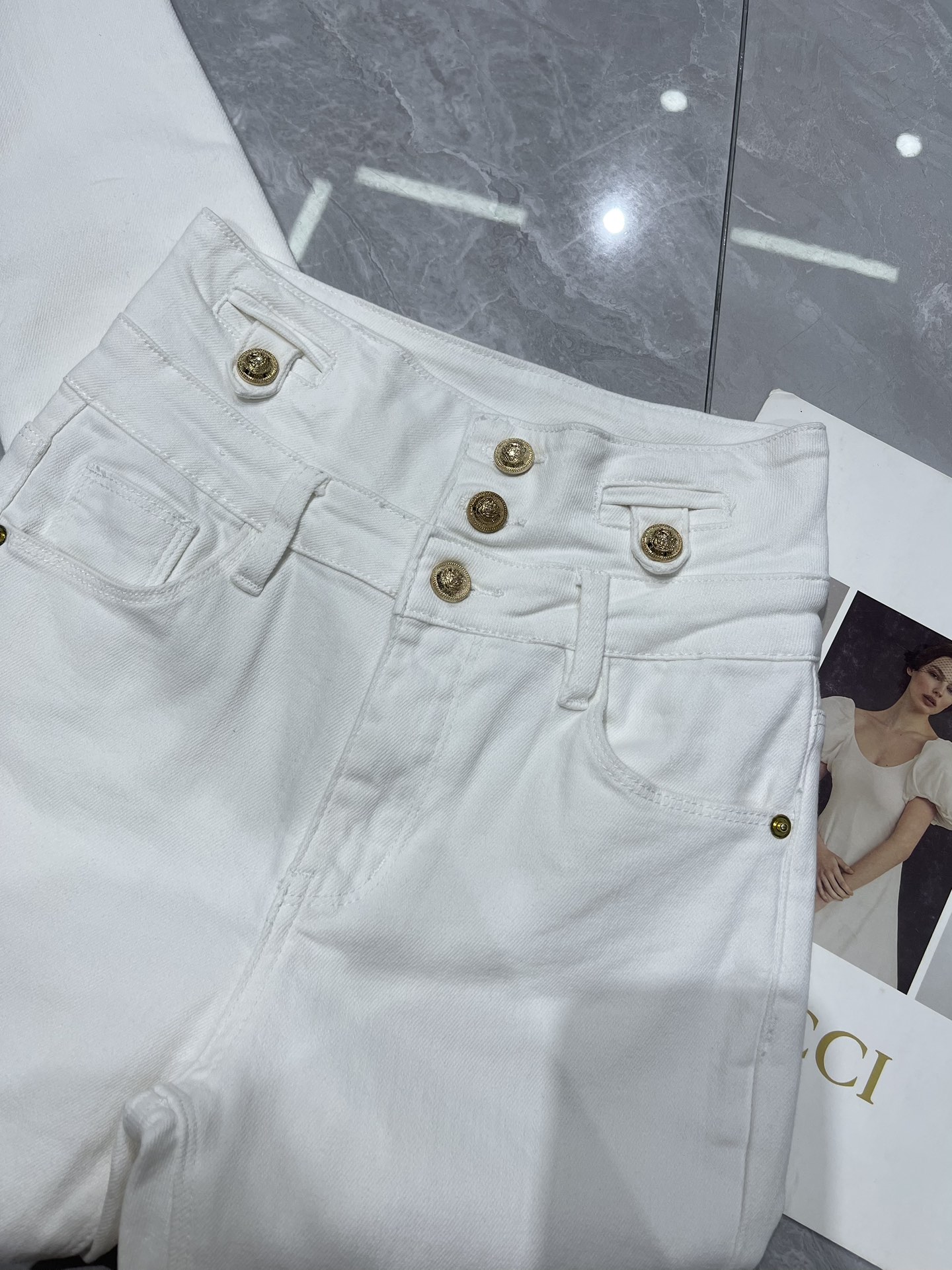 High-Quality Women’s Balmai* Clothes: High-Waist Button Shorts & Skinny Jeans in Blue, Black, White - 图片 6