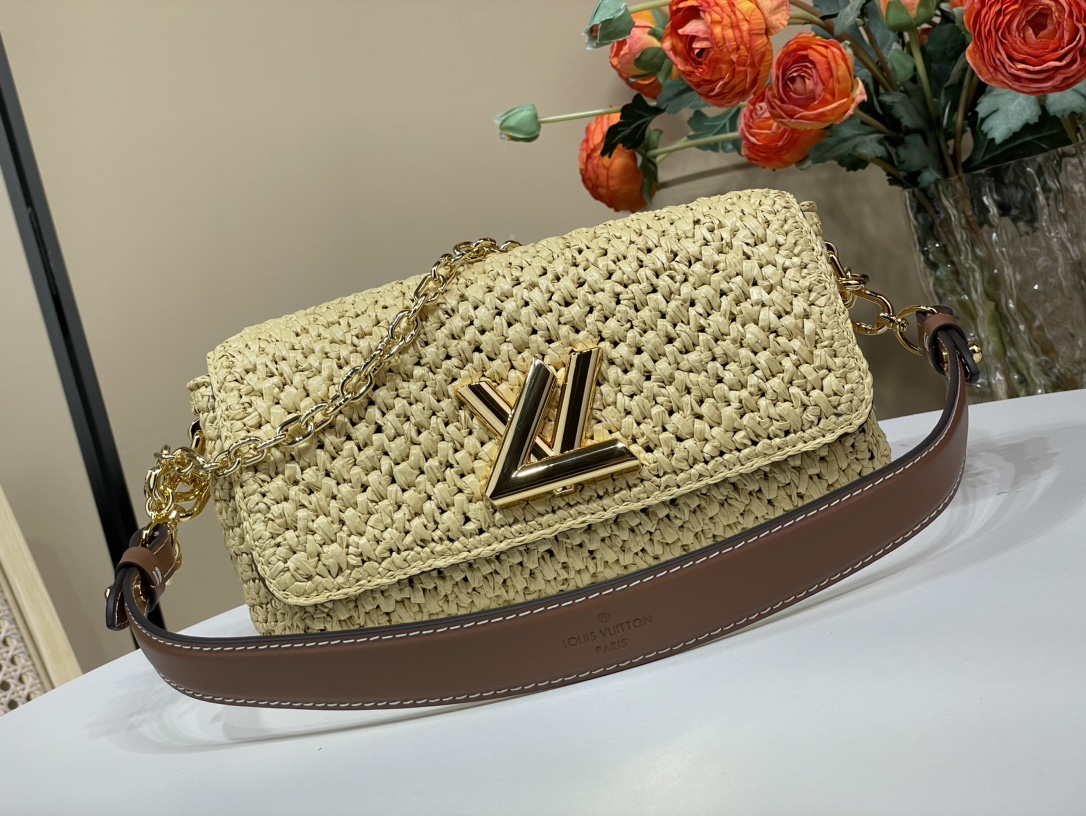 Louis Vuitton Tassen handtassen Goud Weven Kalfsleer Koeienhuid Raffia Zomercollectie LV Twist Kettingen M25030