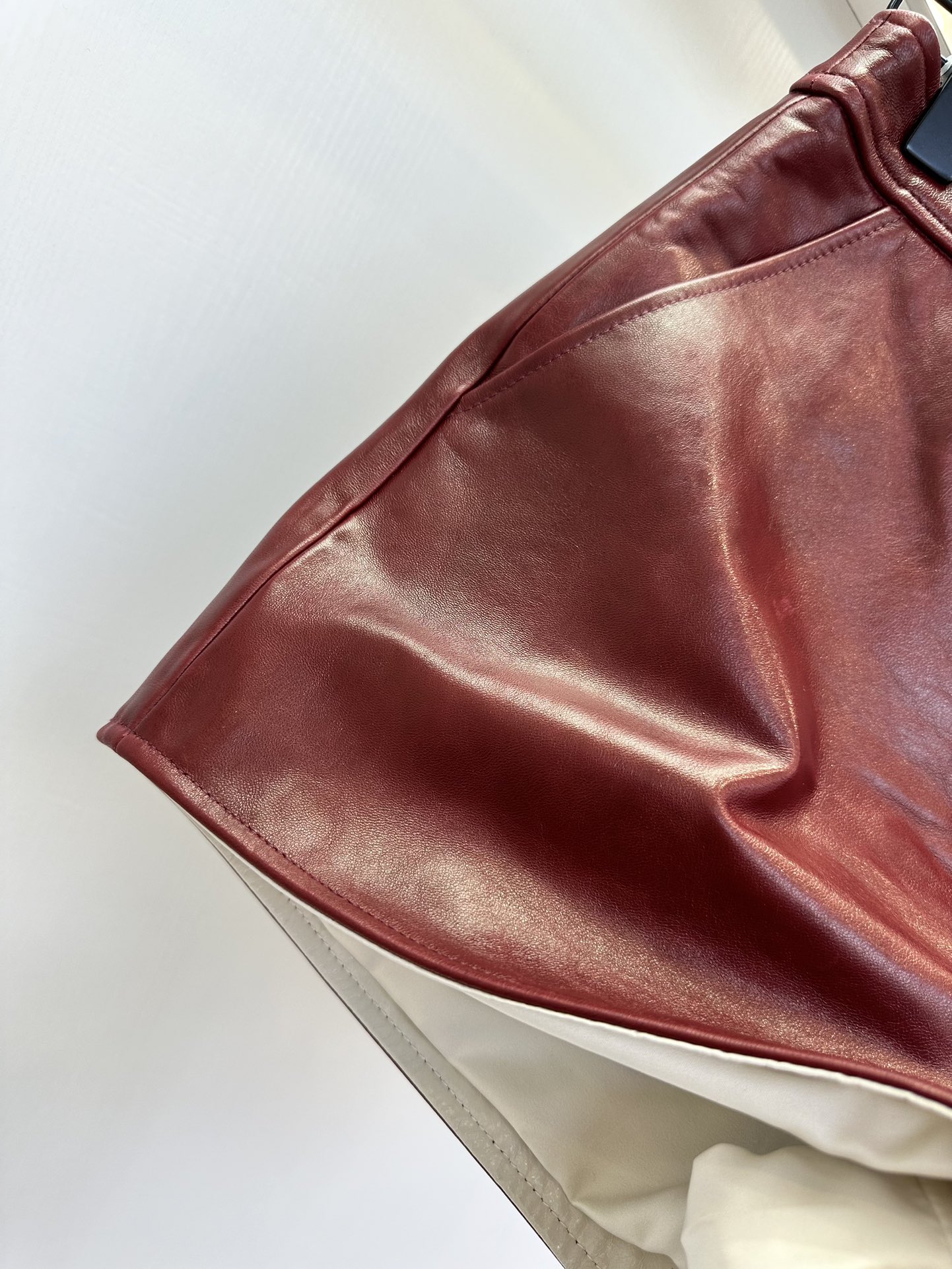 Red Single-and-a-behaviour Female Suit with Top Goat Skins Packaging by G*CCI - 图片 6