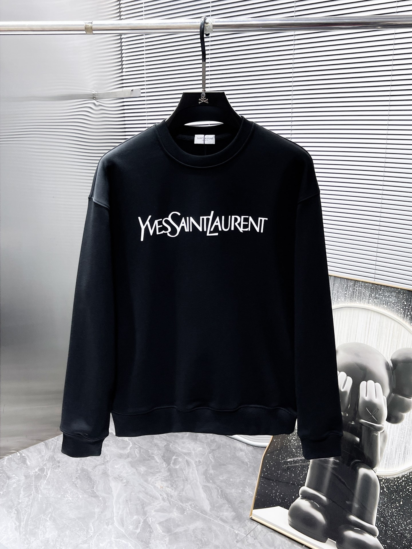    圣罗兰  YSL  ss新款 长袖 圆领 卫衣，高端版本！专柜定制面料 透气舒适度高，细节无可挑剔