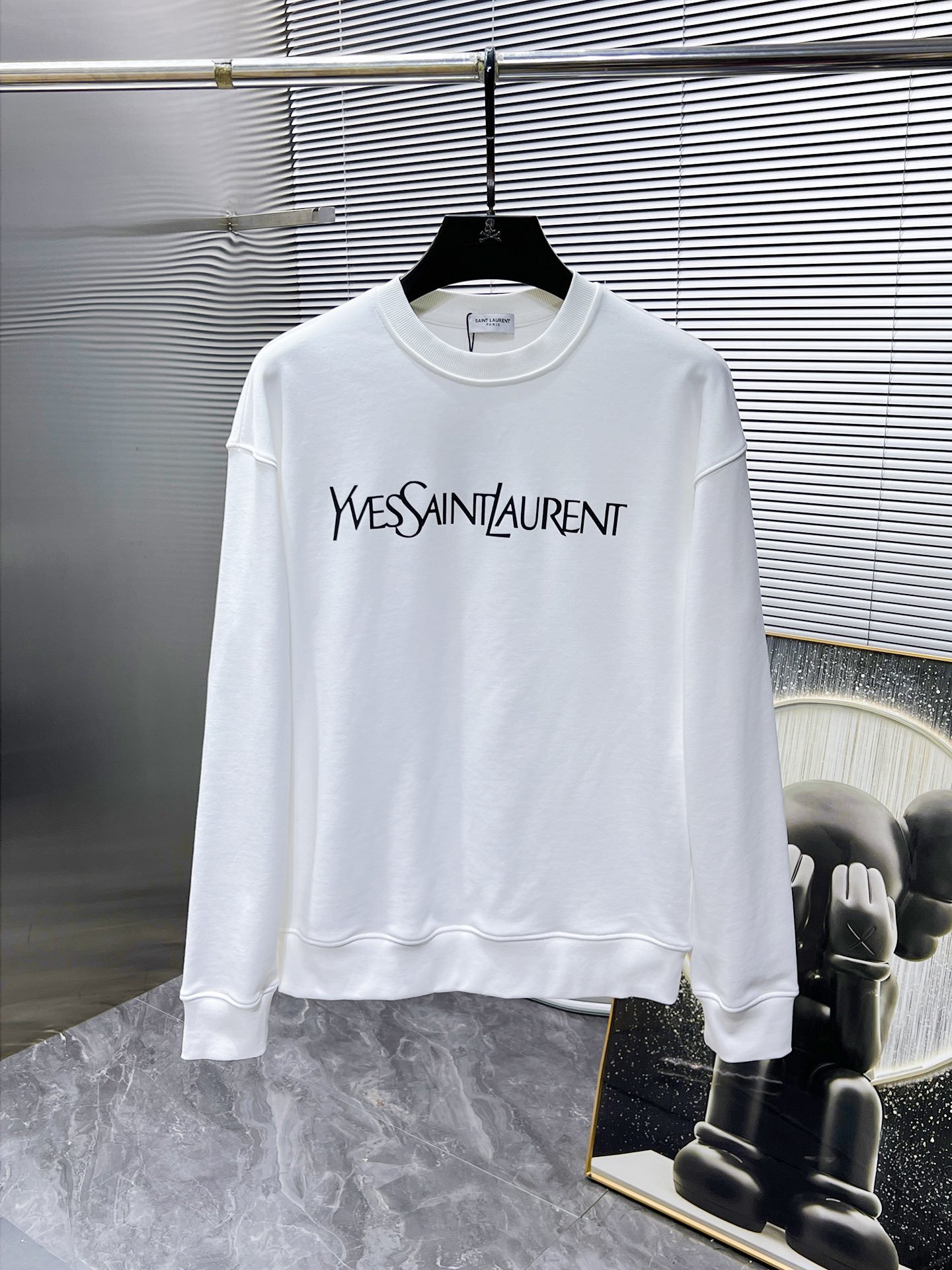   圣罗兰  YSL  ss新款 长袖 圆领 卫衣，高端版本！专柜定制面料 透气舒适度高，细节无可挑剔