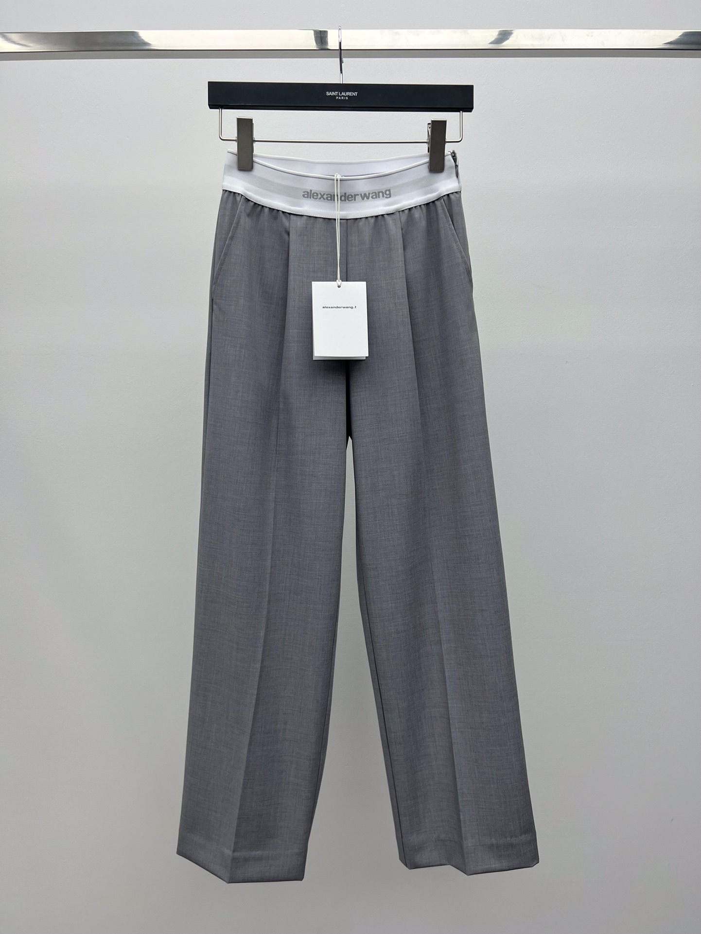 “High-Strength Wool Suit for Women with Emblem-Weave Design and Decorated Belt, Single-Size Packaging – Alexanderwan” - 图片 2