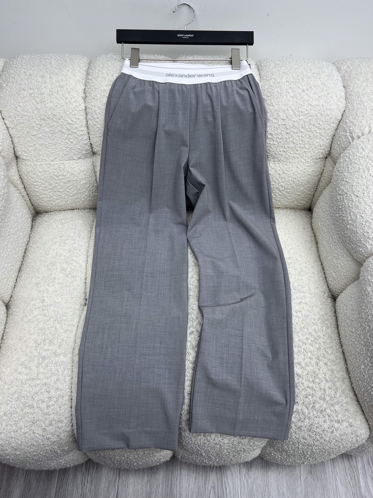 “High-Strength Wool Suit for Women with Emblem-Weave Design and Decorated Belt, Single-Size Packaging – Alexanderwan” - 图片 8
