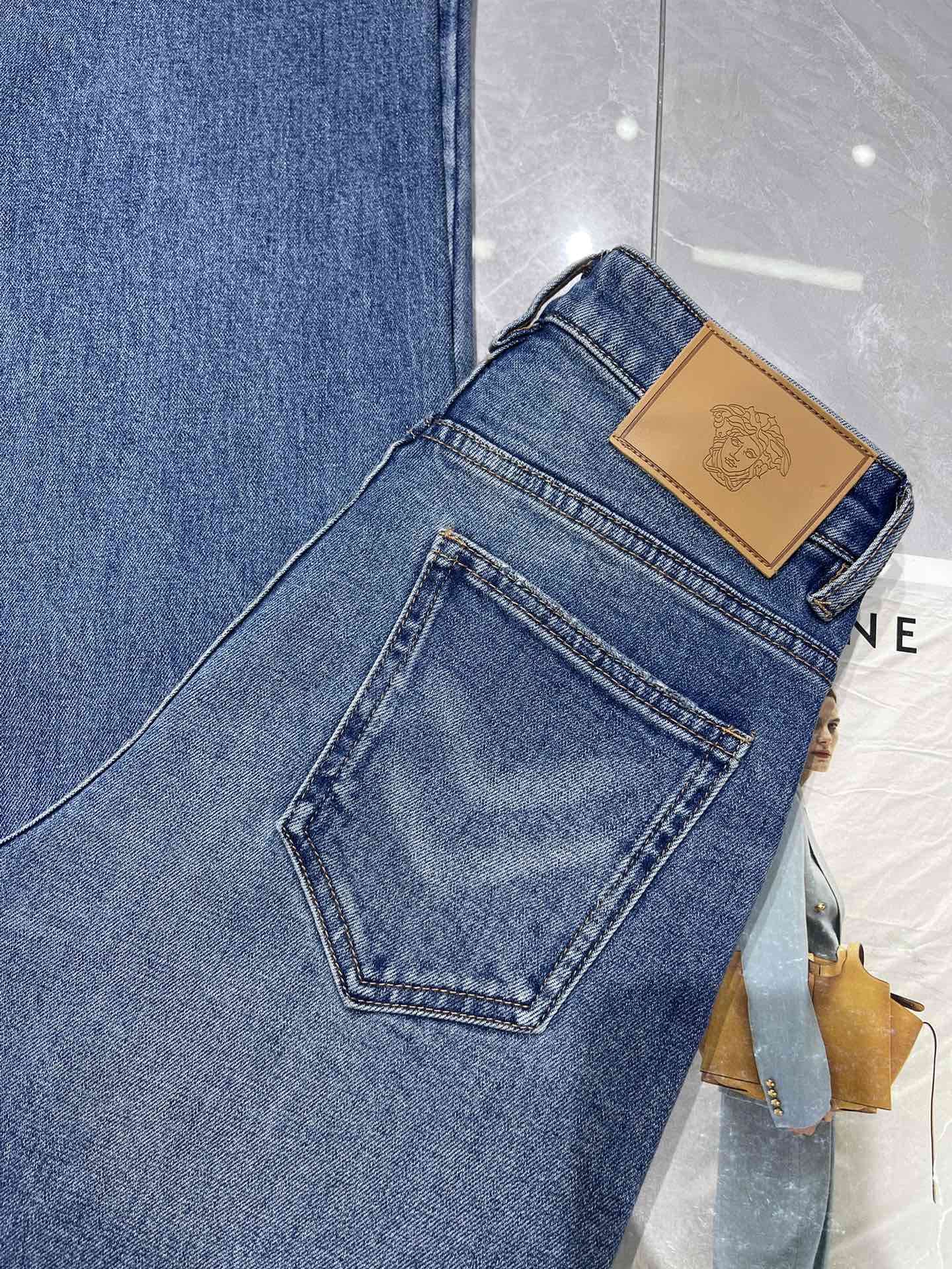 High-end Versac* Water Wash-Barrel Jeans Suit for Women: Stylish, Versatile, High Quality - 图片 7