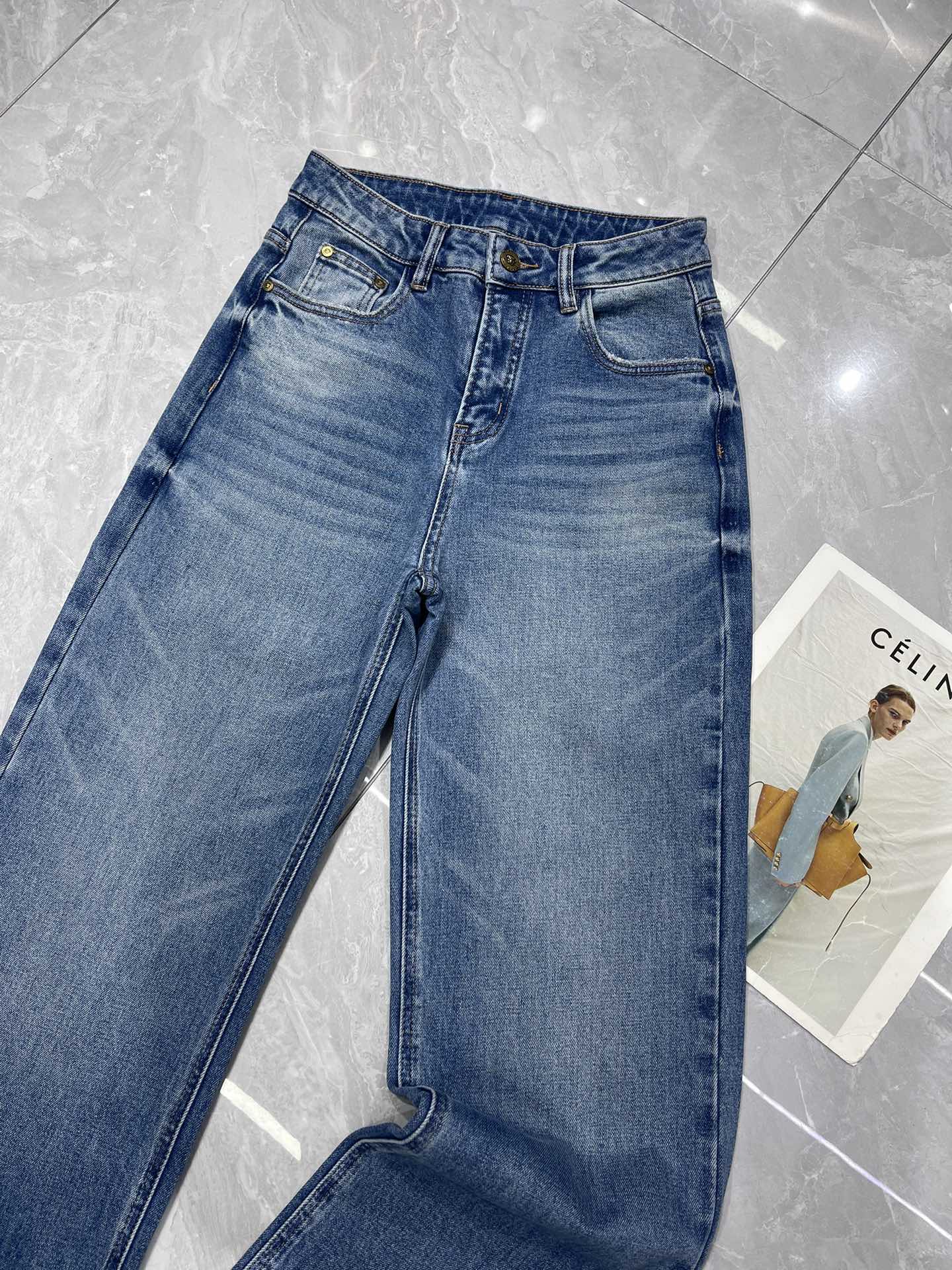 High-end Versac* Water Wash-Barrel Jeans Suit for Women: Stylish, Versatile, High Quality - 图片 3