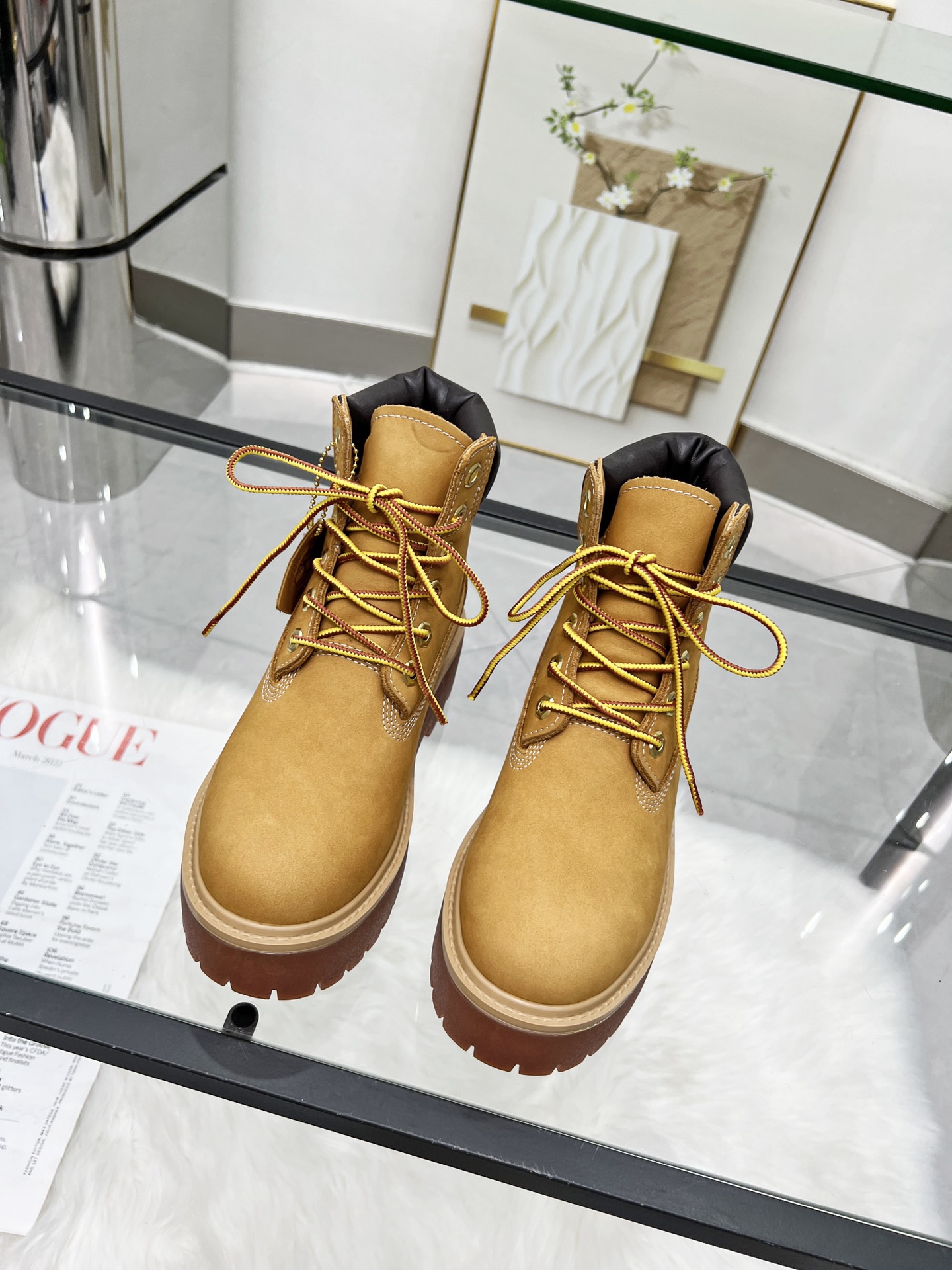 Review: Tweeded Boots by Mr. Guan Xiaoyon – Comfortable and Stylish Outdoor Kicks