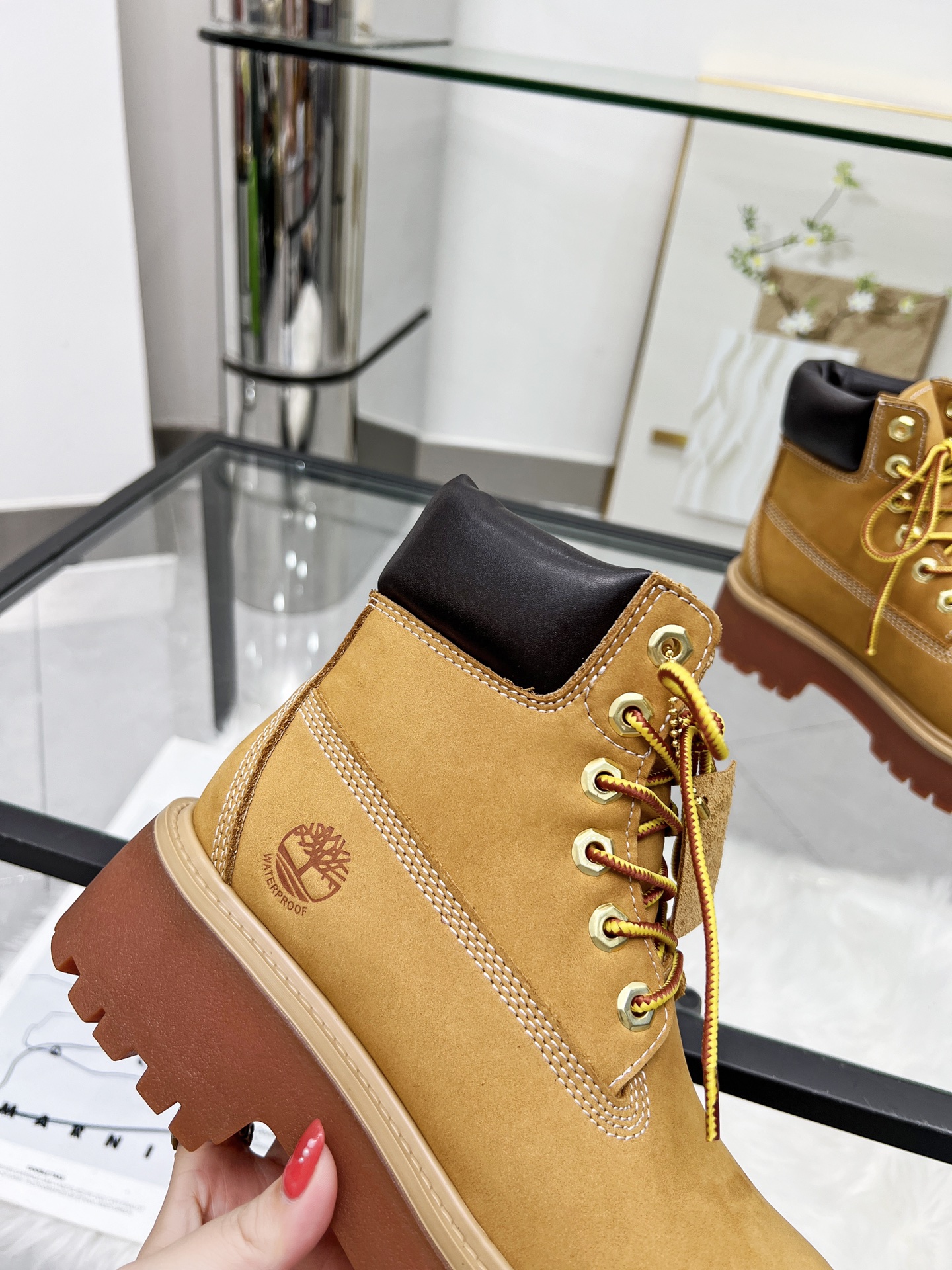 Review: Tweeded Boots by Mr. Guan Xiaoyon – Comfortable and Stylish Outdoor Kicks - 图片 7