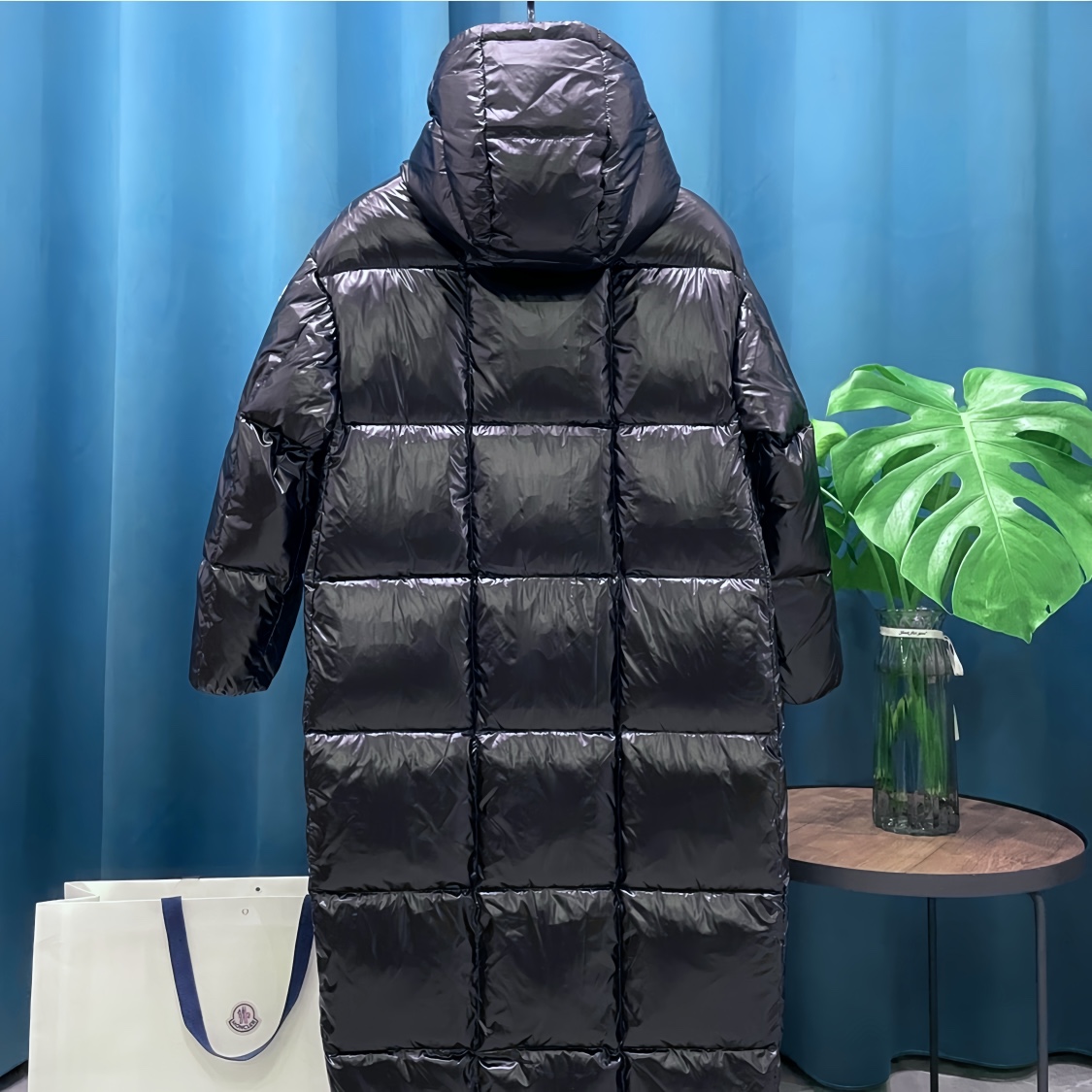 Moncler️蒙口Parana黑金24ss长款羽绒服御寒极品！羽皇冬季女士加长连帽羽绒服羽绒服纵使万千