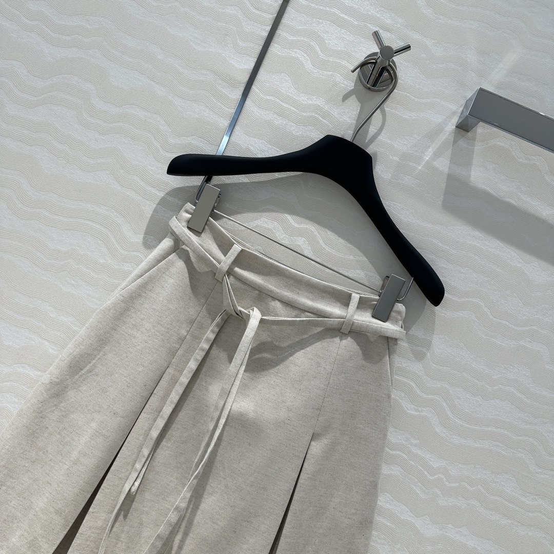 High-Quality Single-Mode Women’s Clothes with Customized Colors and Classic Styles - 图片 2