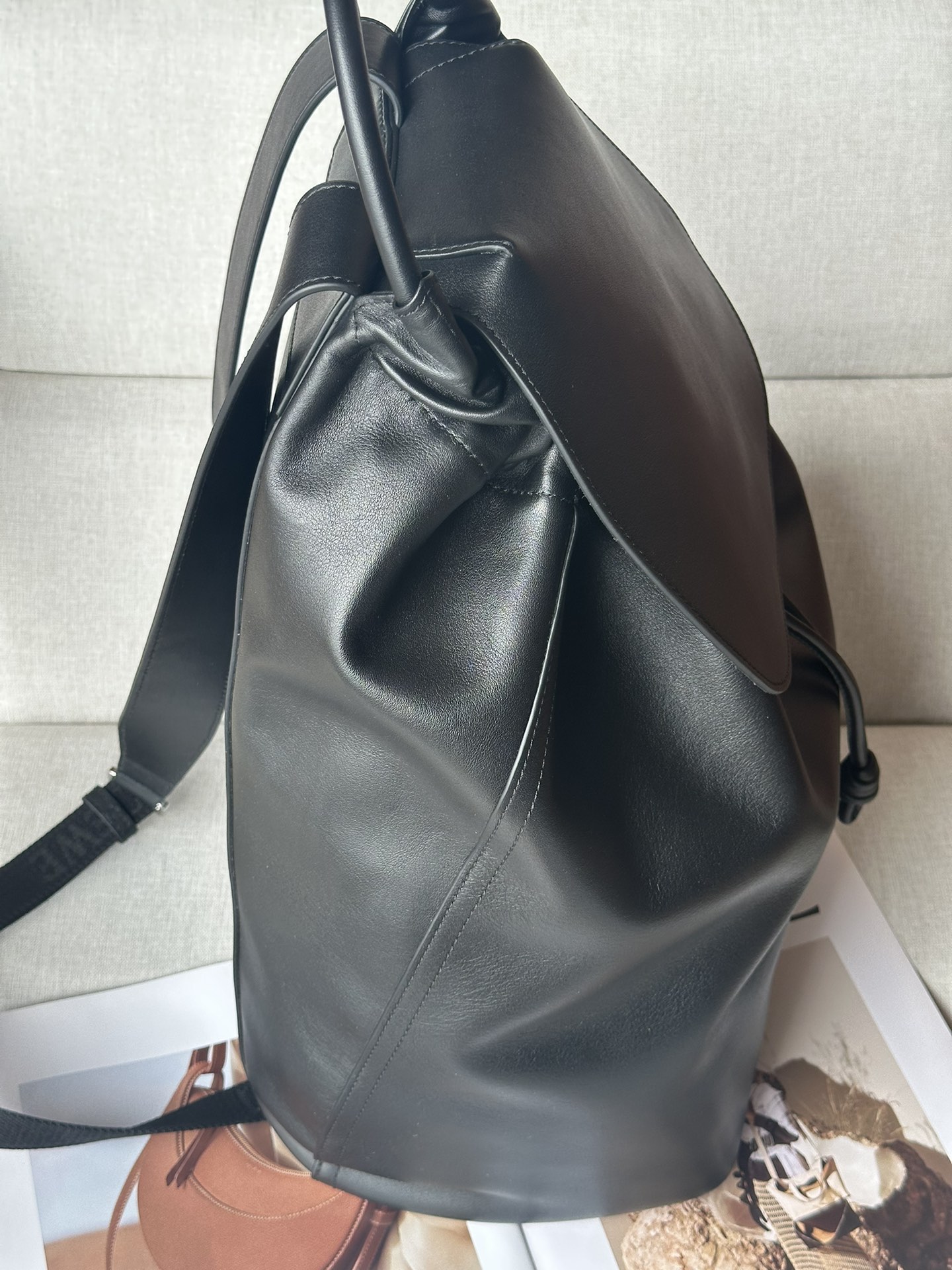 Loewe Flamenco Backpack in Grained Leather, Black, 36x40x16cm 2 i1723783315 3605 2