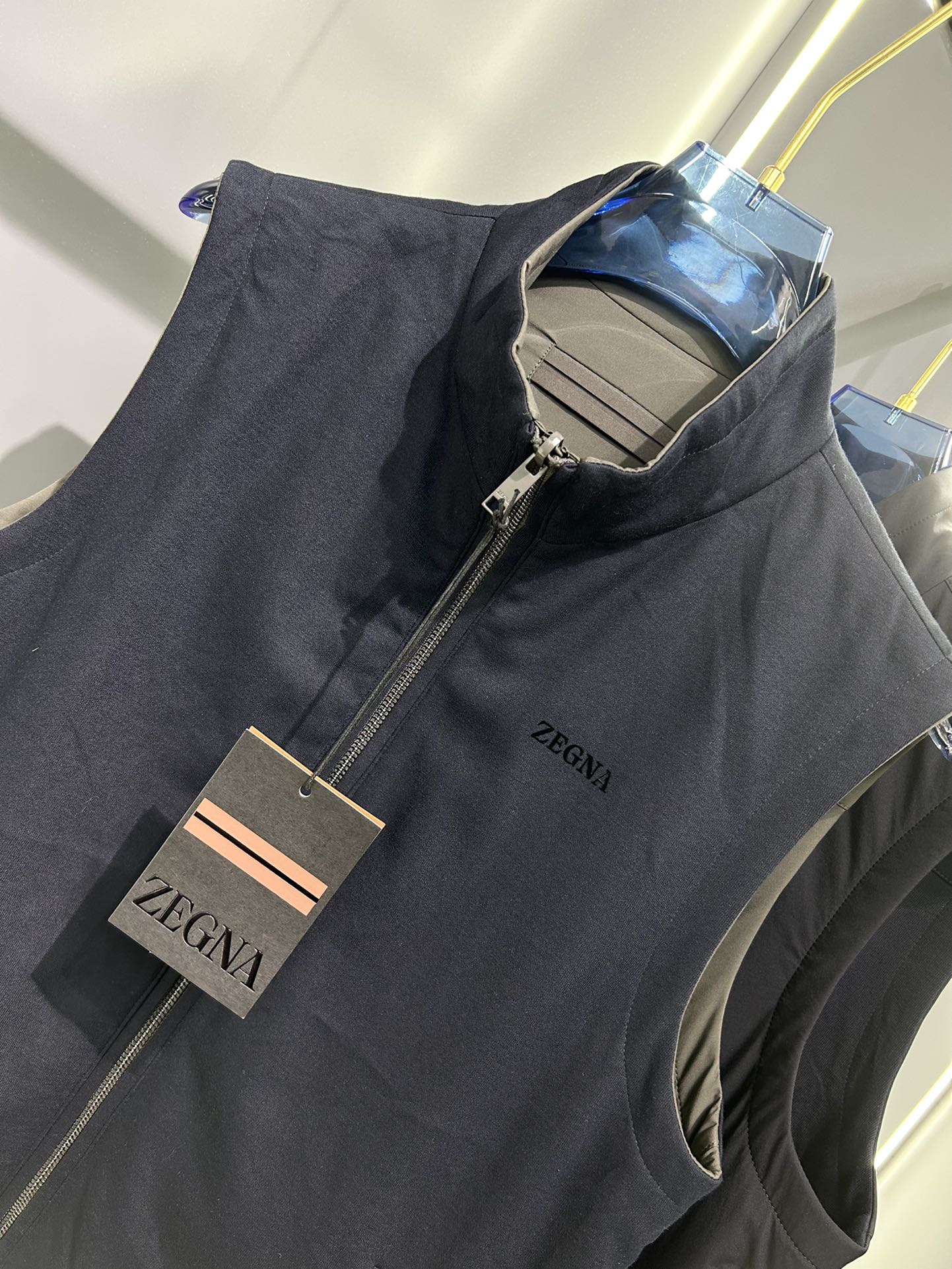 🌹🆕 zegn*、杰尼亚24新款	官网同步计爆款	
渠道货 高端定制品质经得起任何形式检验，呈现一种焕然