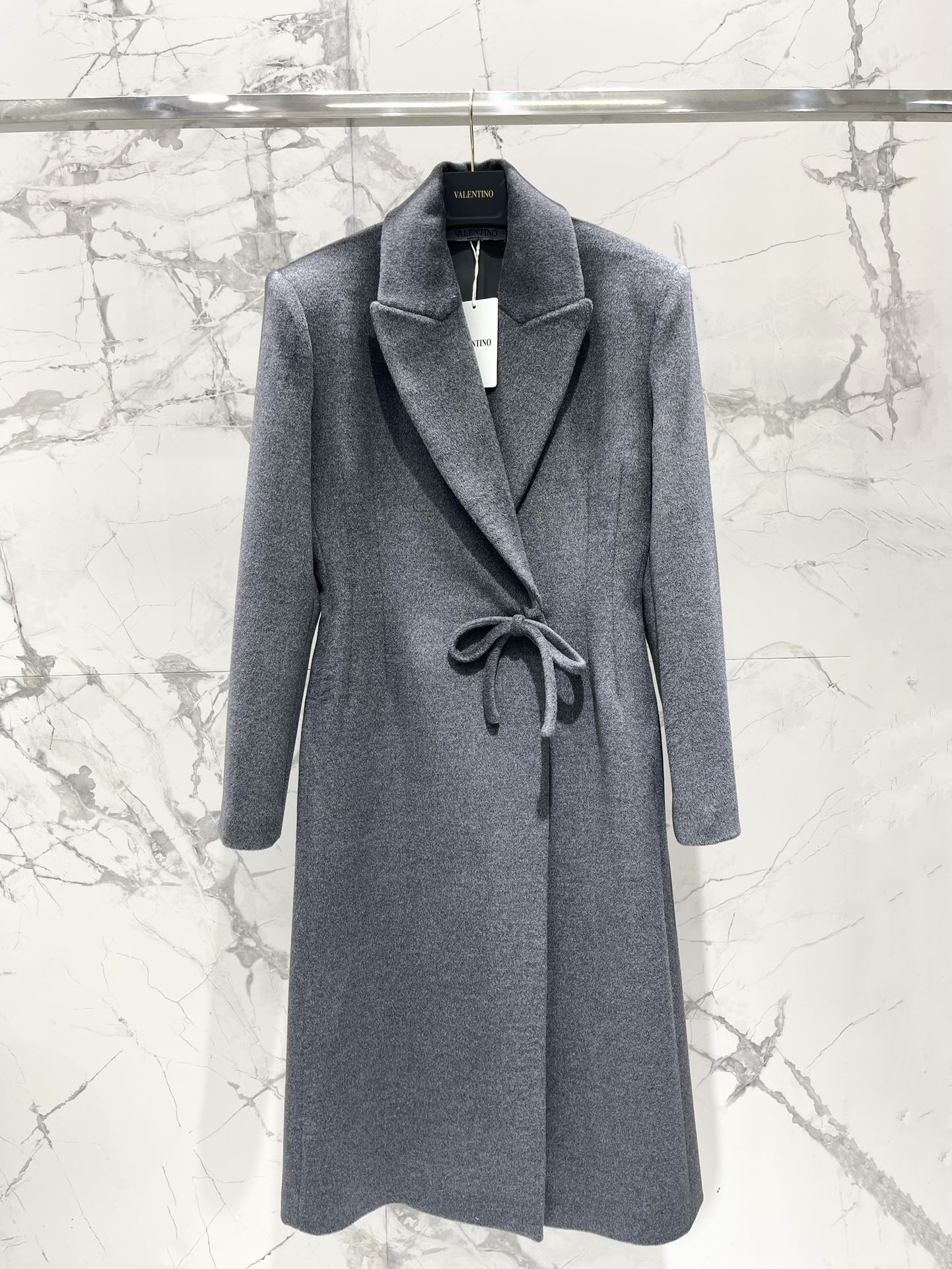 Valentino Women’s Wool and Cashmere Bow Coat – Elegant Lapel Design