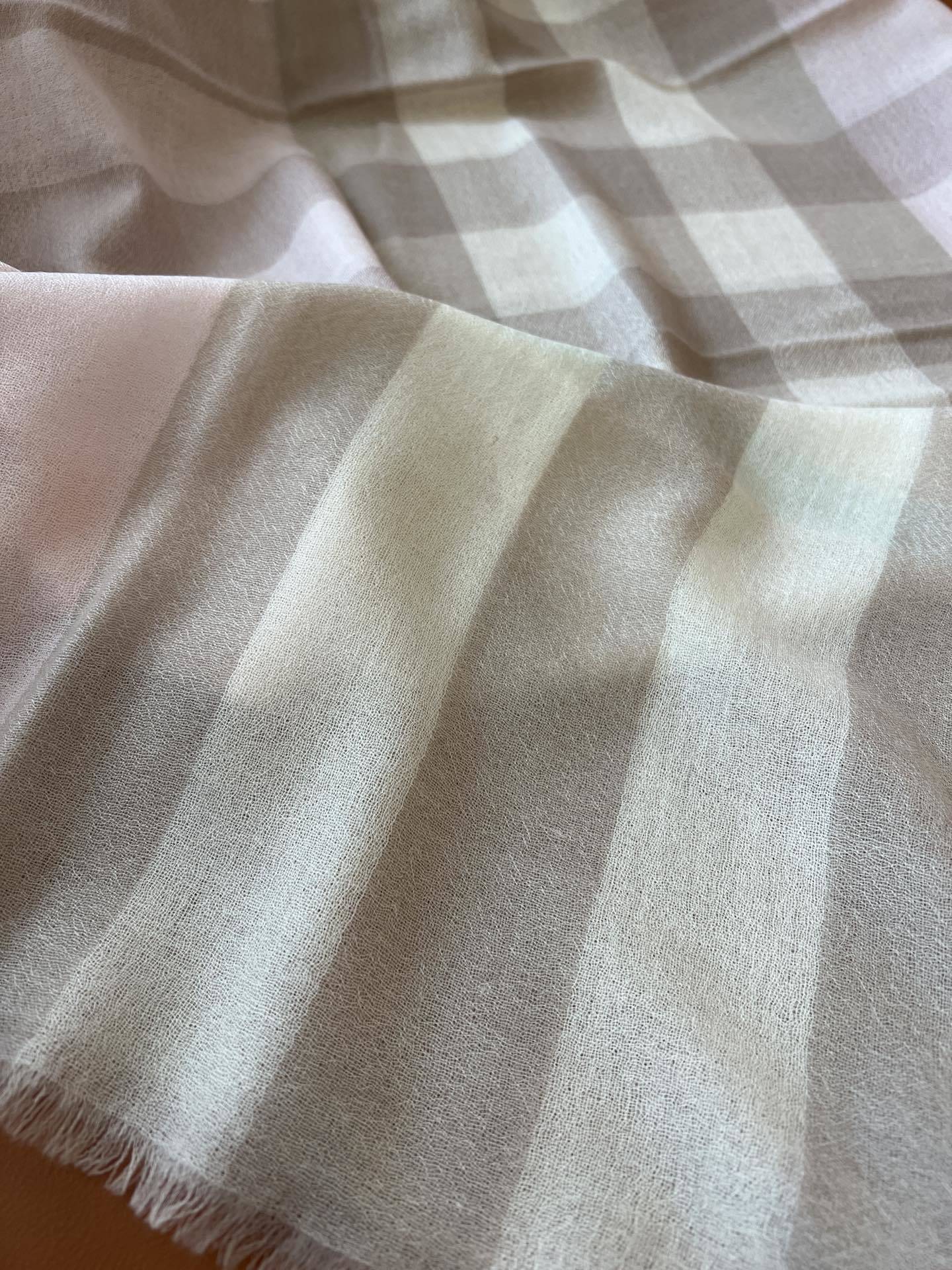 超值福利块️嫩粉色!意外的惊喜️像极了婴儿的肌肤️burberry本年度最美山羊绒戒指绒极品️220支精