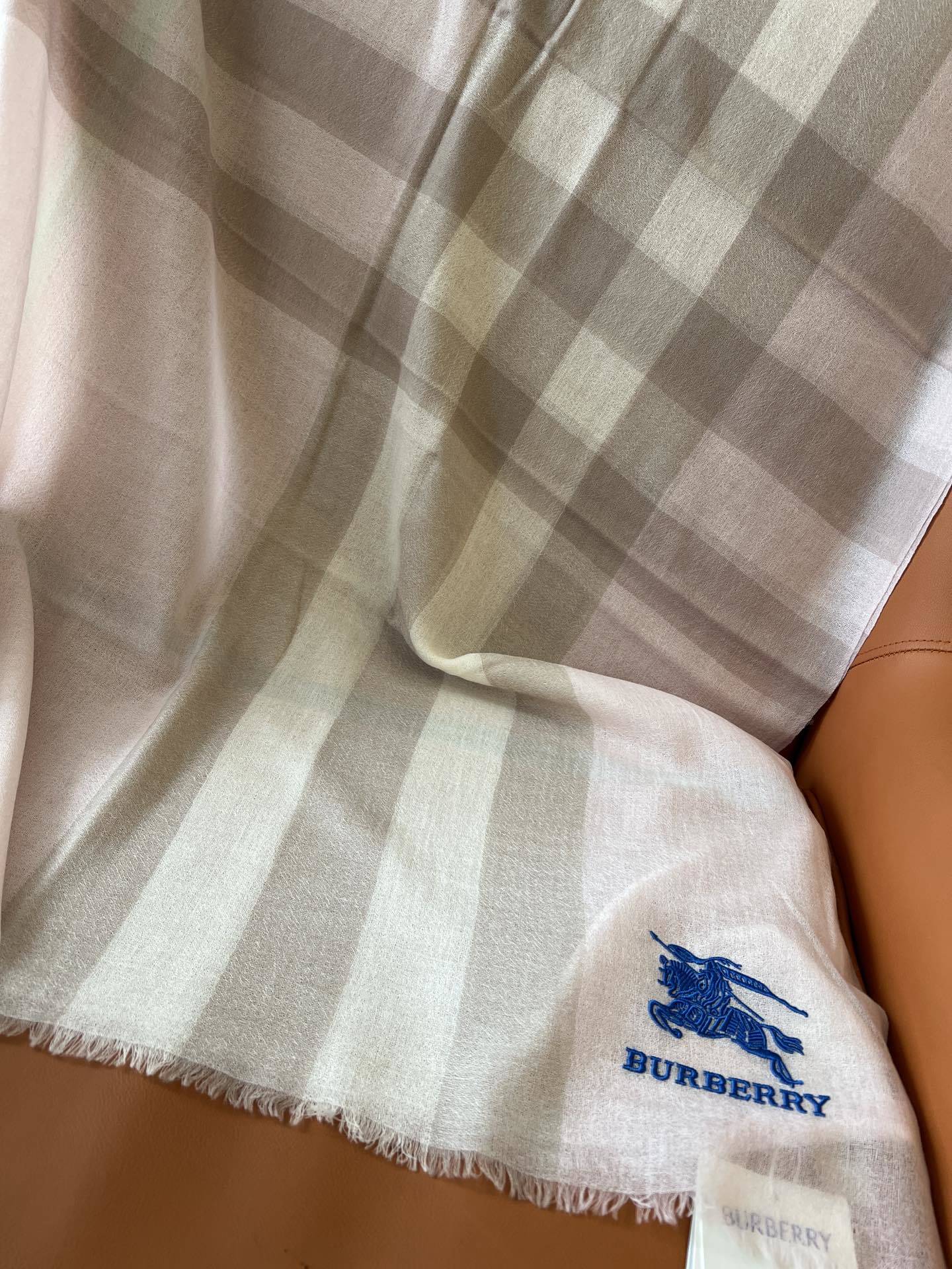 超值福利块️嫩粉色!意外的惊喜️像极了婴儿的肌肤️burberry本年度最美山羊绒戒指绒极品️220支精