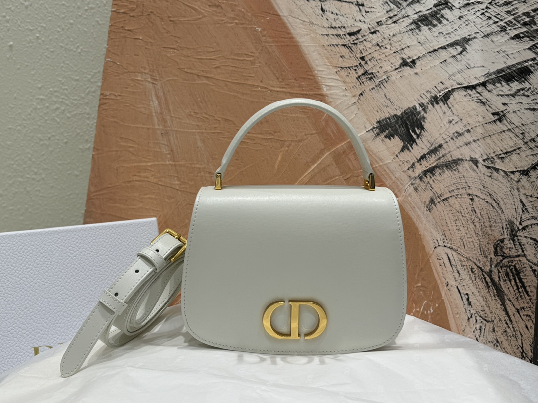 Dior Montaigne Avenue Bolsos de mano Oro Blanco retro Cuero de vaca Colección invierno Vintage