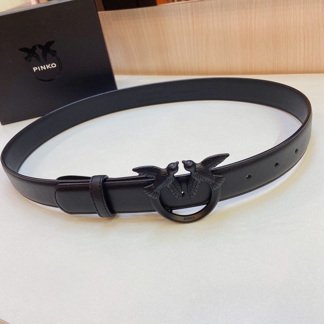 Women’s Funds: Latest Synchronized Head-Skin Watch with Large-Plated Design