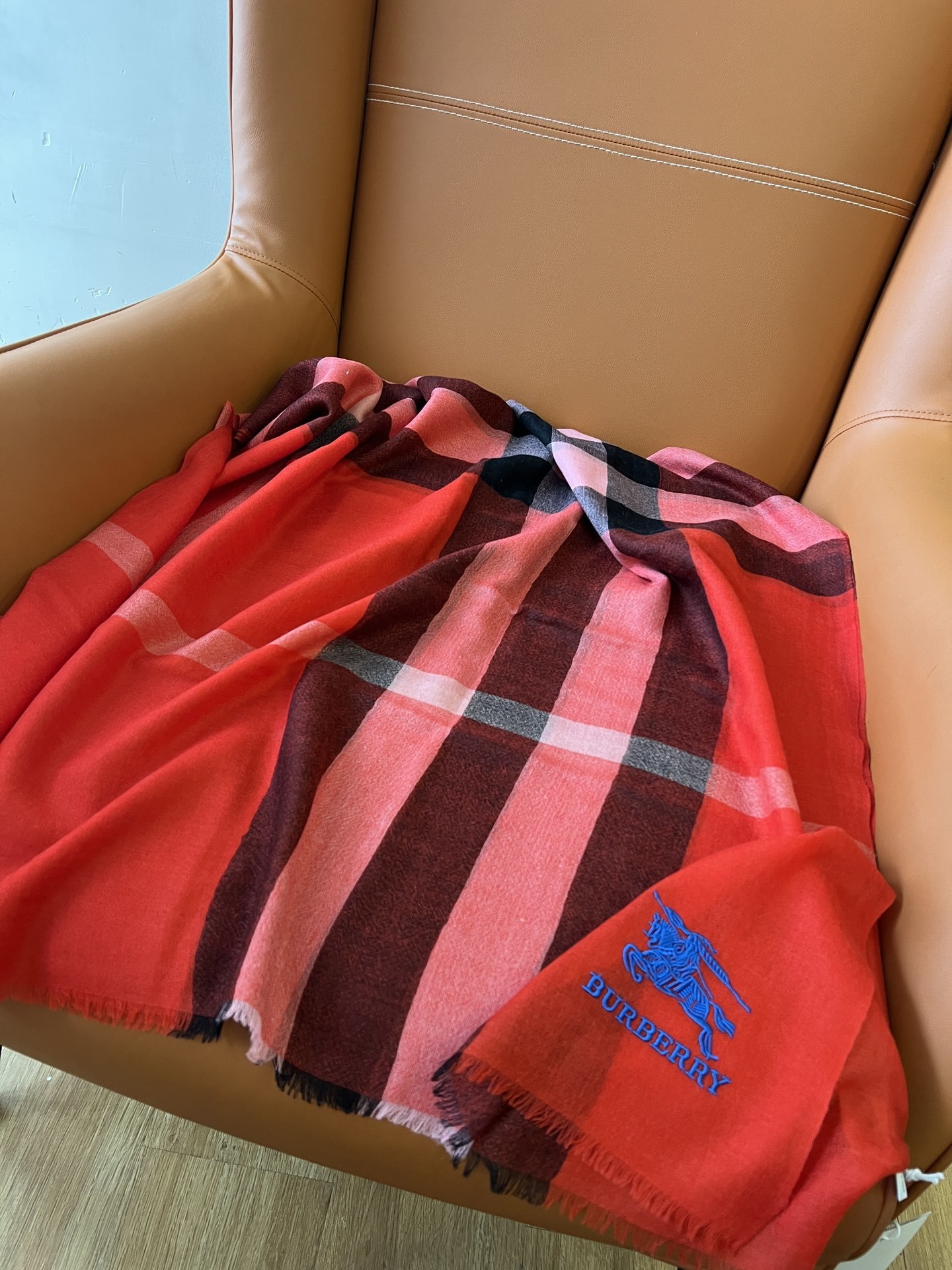超值福利块️中国红!意外的惊喜️像极了婴儿的肌肤️burberry本年度最美山羊绒戒指绒极品️220支精