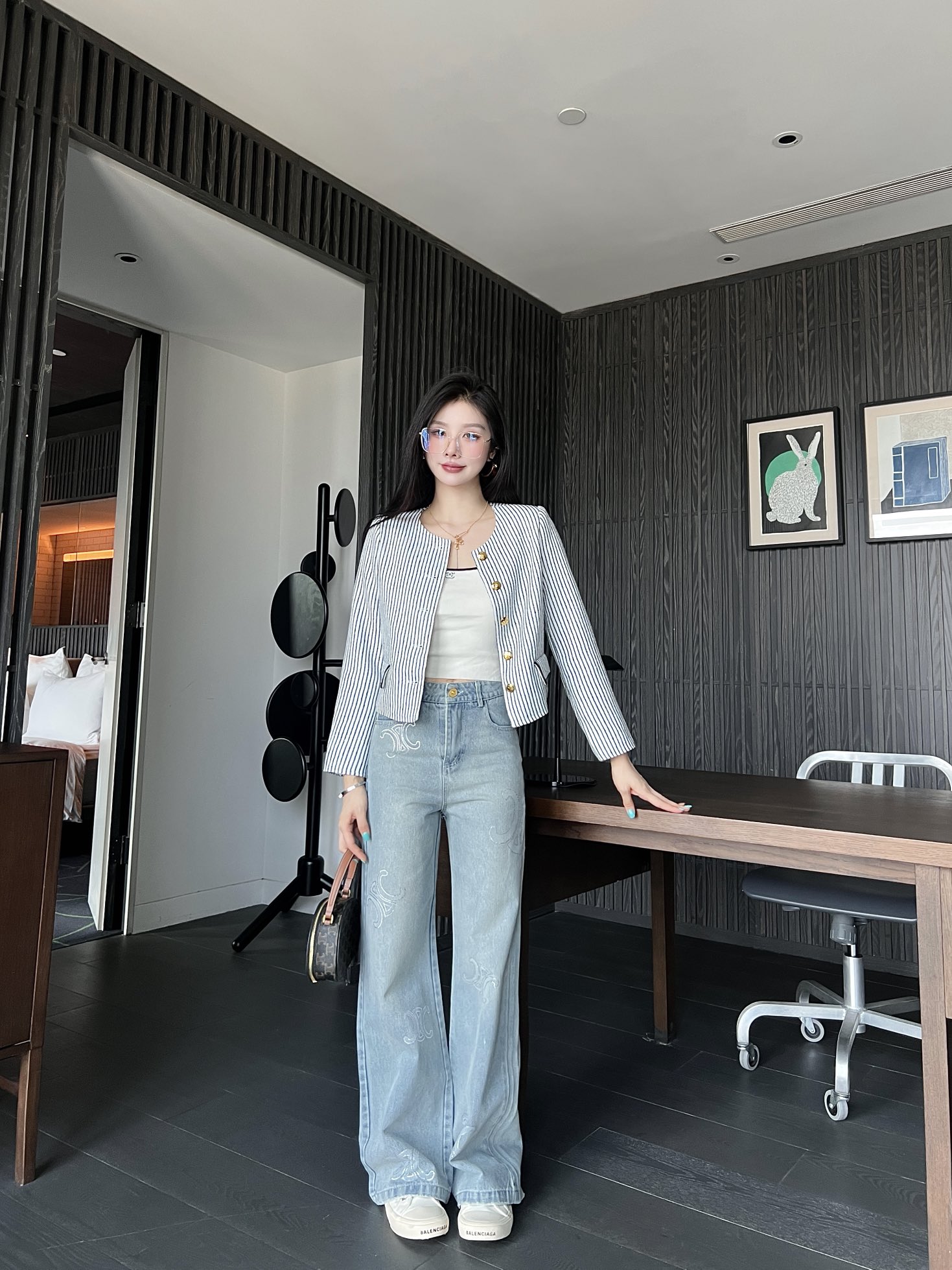 NO:748817,,,19860909,,,Women's clothing