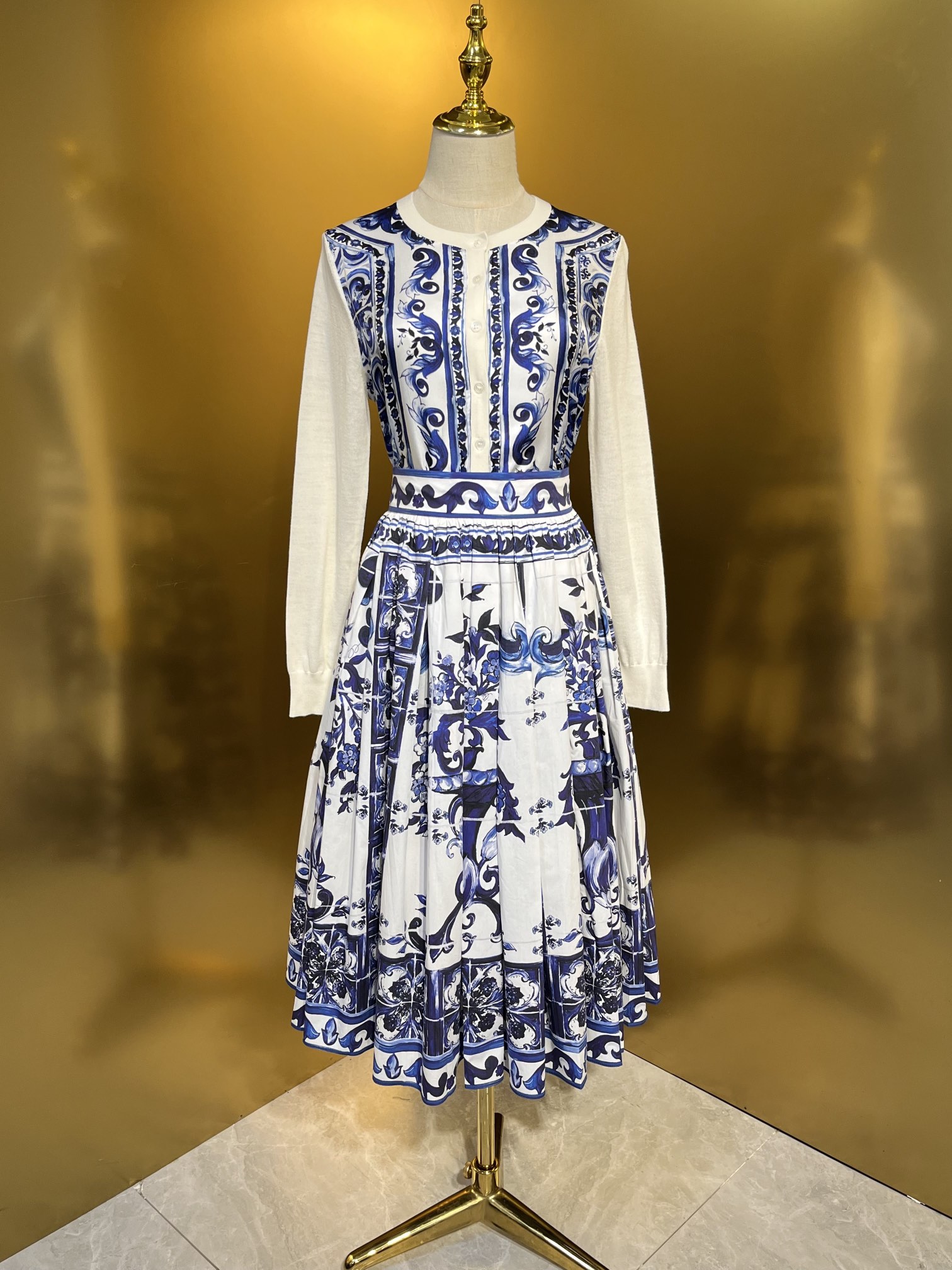 Wool One-Size Open Shirt with Original Twirl, Packaged DG – P644 Details. - 图片 2