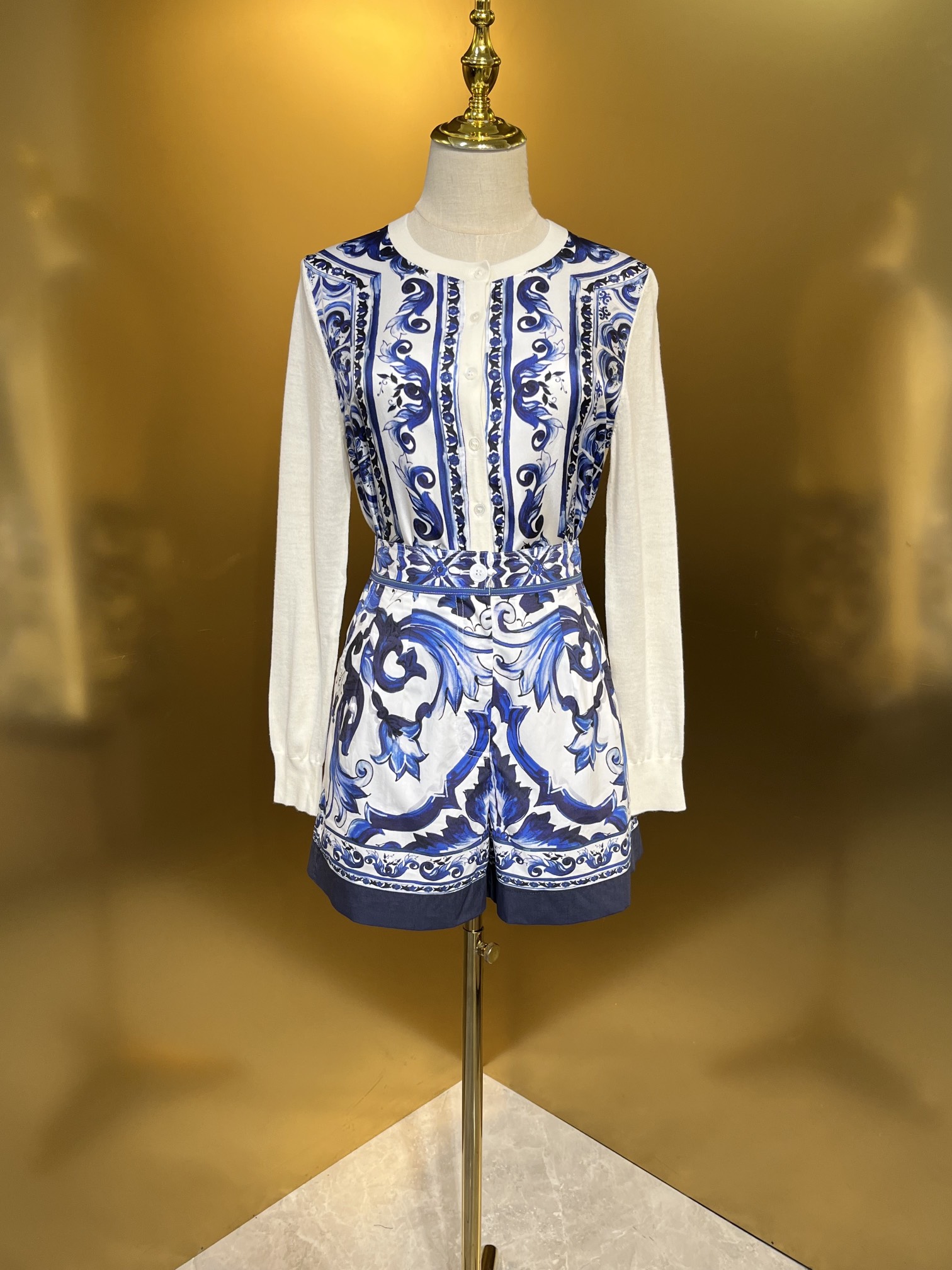 Wool One-Size Open Shirt with Original Twirl, Packaged DG – P644 Details. - 图片 5