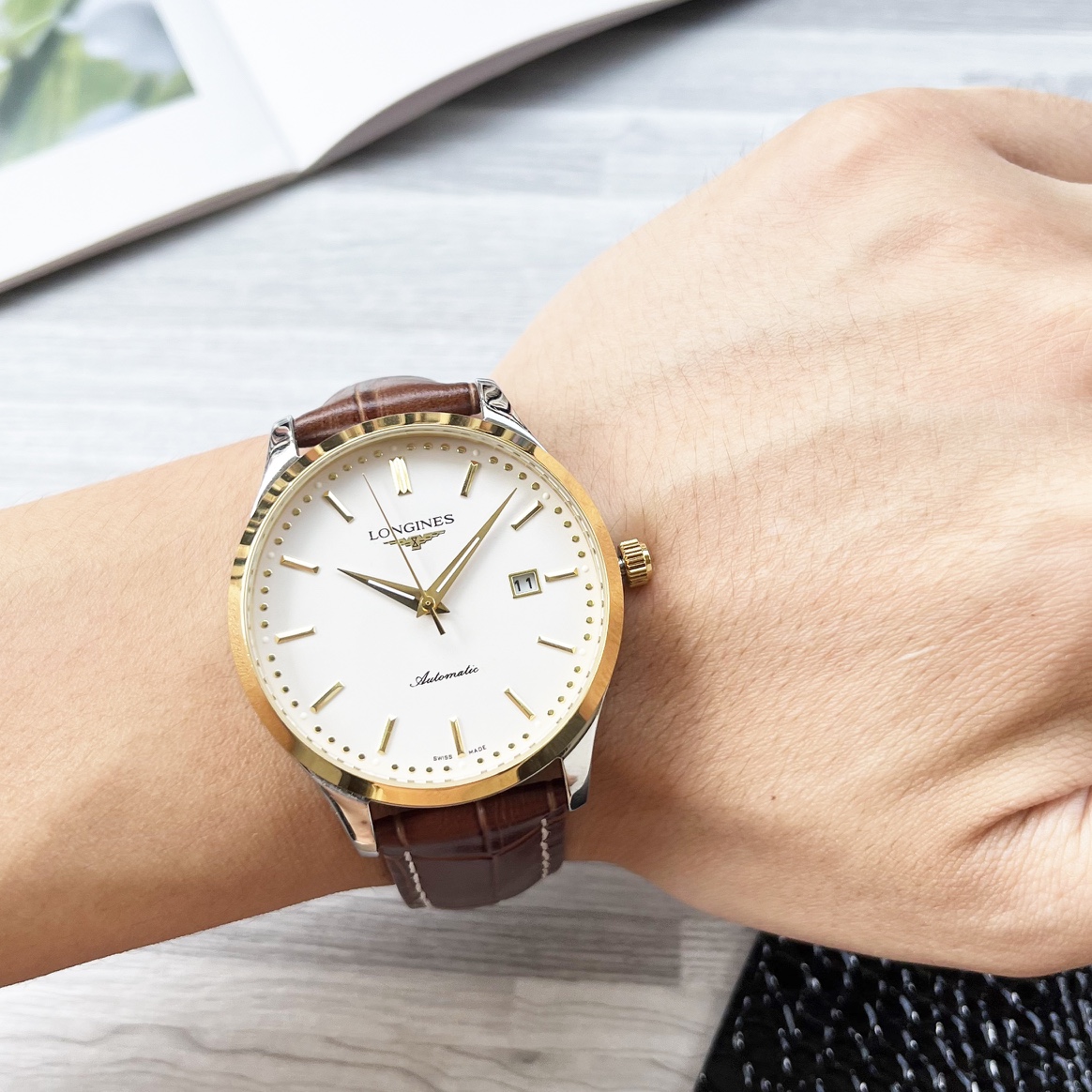 NO:144113,White shell and gold shell steel belt 20 [Latest] Longines three-pin design [Type] boutique men's watch [Watch strap] real cowhide strap ///316 stainless steel strap (comfortable and durable) [Movement] High-end fully automatic mechanical movement [Mirror] Mineral reinforced glass (higher definition) Elegant taste, vast and atmospheric, ingenious, wrist treasure, size diameter 41mm thick 12Mm hot sale!  Welcome to reprint!  longines cowhide19860909白壳金壳 钢带20【最新】浪琴三针设计【类型】精品男士腕表【表带】真牛皮表带///316精钢表带（舒适耐用）【机芯】高端全自动机械机芯【镜面】矿物质强化玻璃（更高清） 品味高雅 浩瀚大气 匠心独运 腕间瑰宝 尺寸直径41mm厚12Mm热卖上市！欢迎转载！,,longines,cowhide,Watch