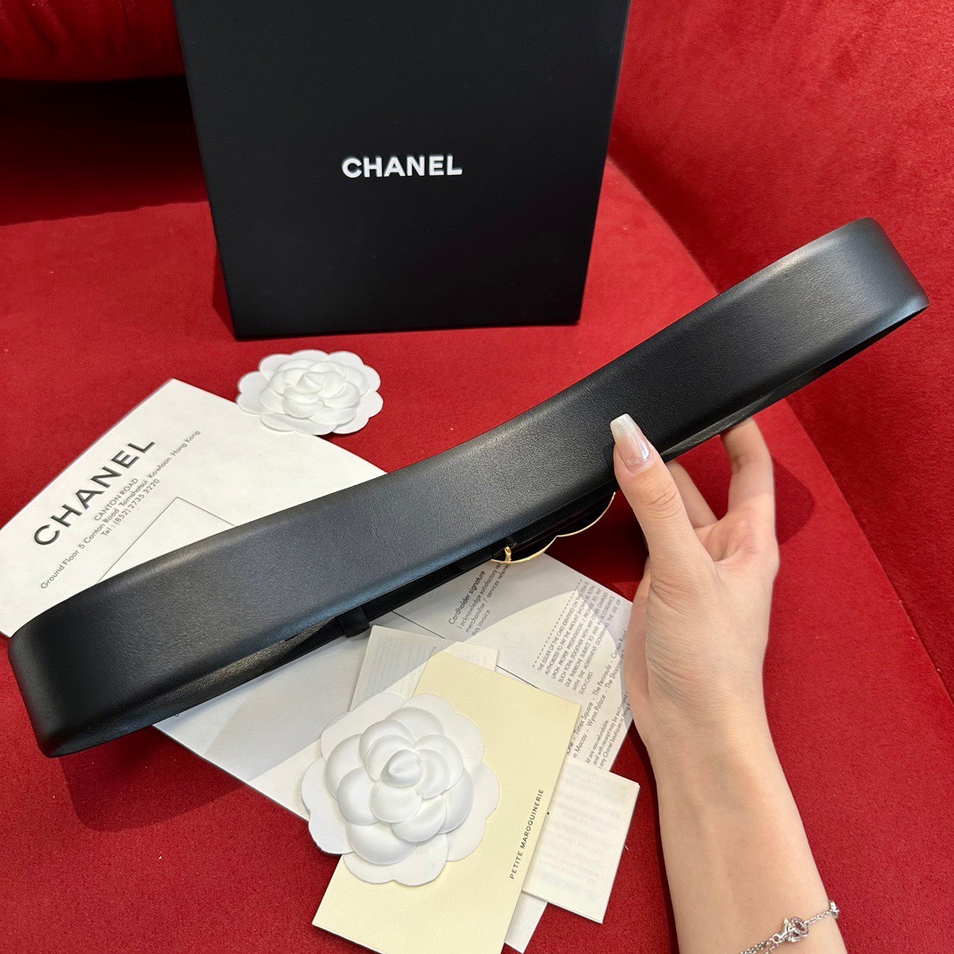 
CHANEL香奈儿女士时尚款，顶级品质，正品开模高端定制皮料五金，定制纯铜五金扣头，进口胎牛皮腰带 正