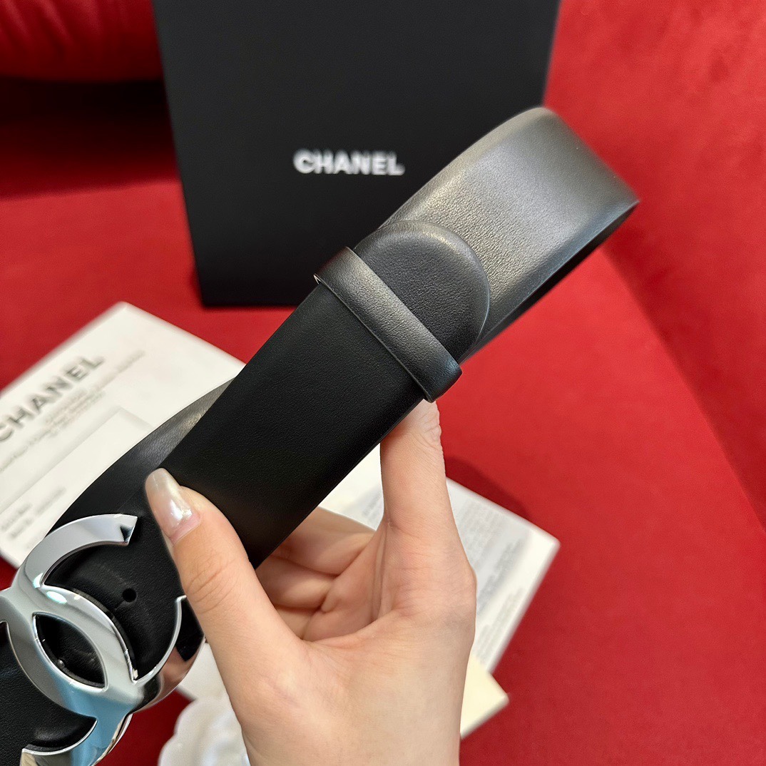 
CHANEL香奈儿女士时尚款，顶级品质，正品开模高端定制皮料五金，定制纯铜五金扣头，进口胎牛皮腰带 正