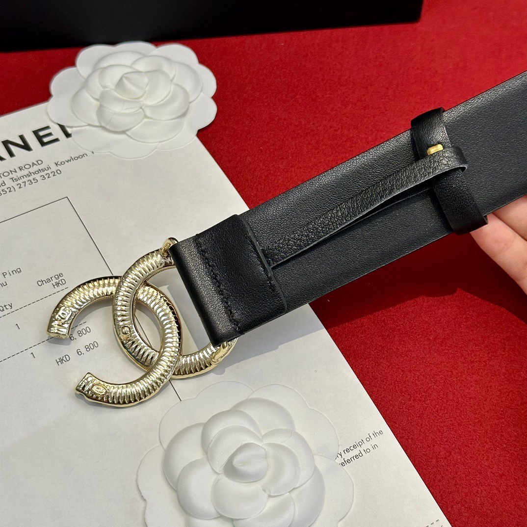 
CHANEL香奈儿女士时尚款，顶级品质，正品开模高端定制皮料五金，定制纯铜五金扣头，进口胎牛皮腰带 正