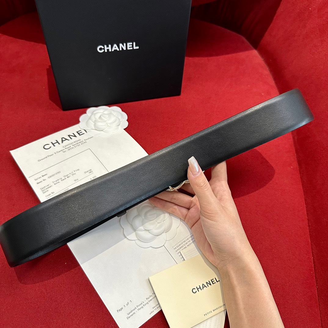 
CHANEL香奈儿女士时尚款，顶级品质，正品开模高端定制皮料五金，定制纯铜五金扣头，进口胎牛皮腰带 正