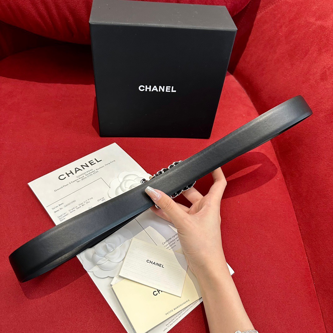 
CHANEL香奈儿女士时尚款，顶级品质，正品开模高端定制皮料五金，定制纯铜五金扣头，进口胎牛皮腰带 正