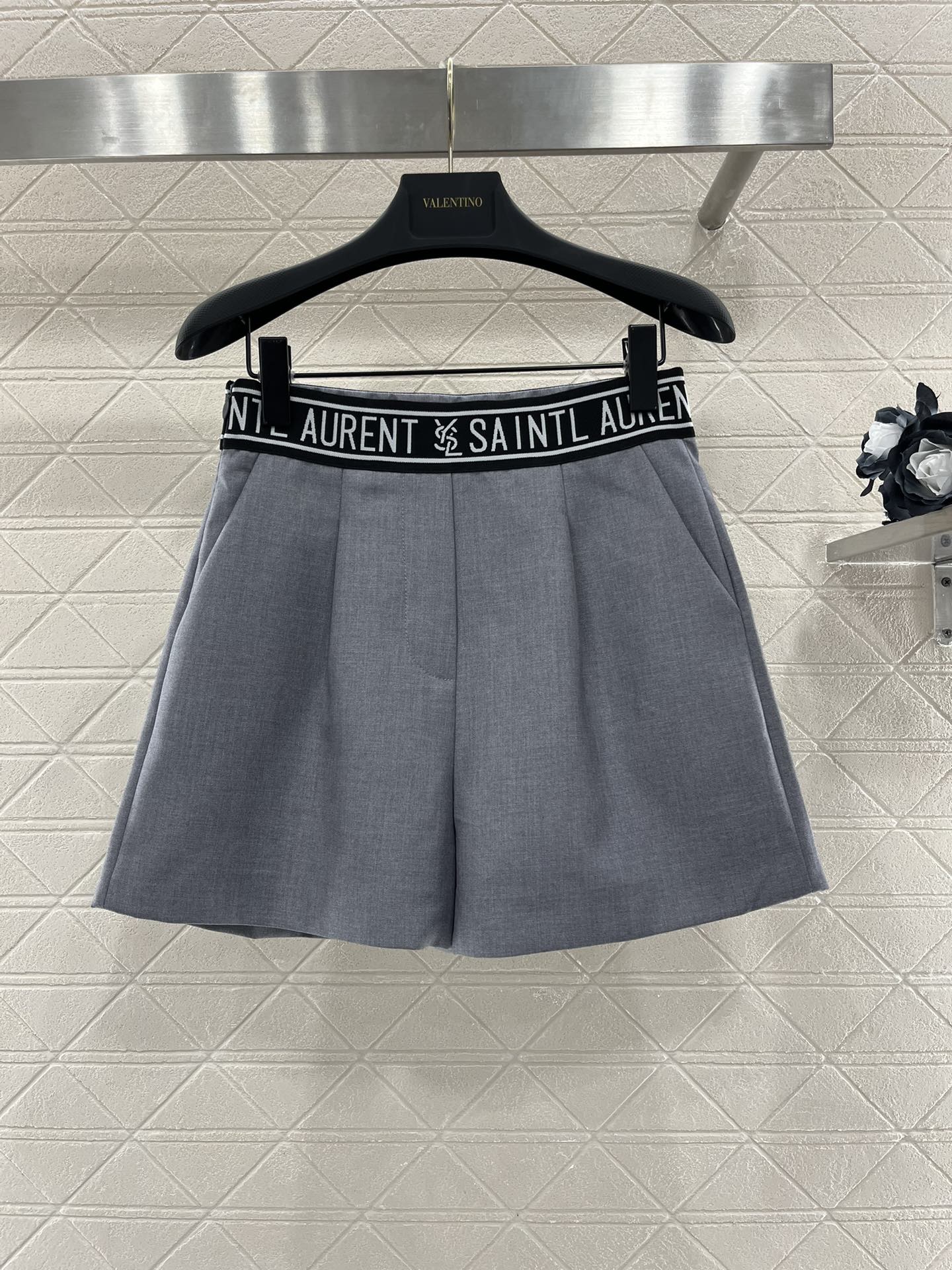 2024 Female Suit: Collar Pin Shorts, Stylish Double-Buttoned Coats, Custom Face Supplements - 图片 7