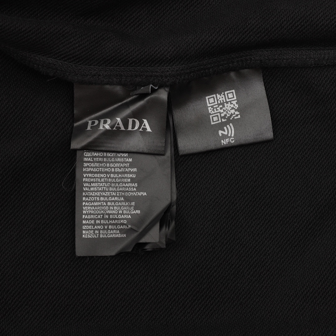 Prada/普拉达 渐变水洗三角标圆领卫衣